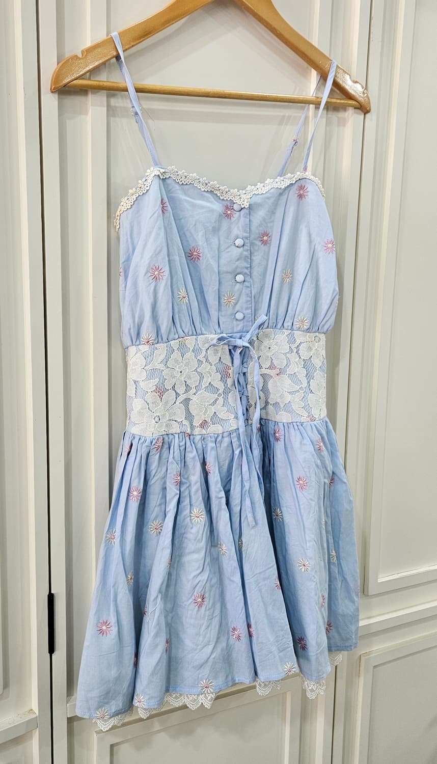 레이스 꽃무늬 하늘색 끈 원피스 상품이미지2