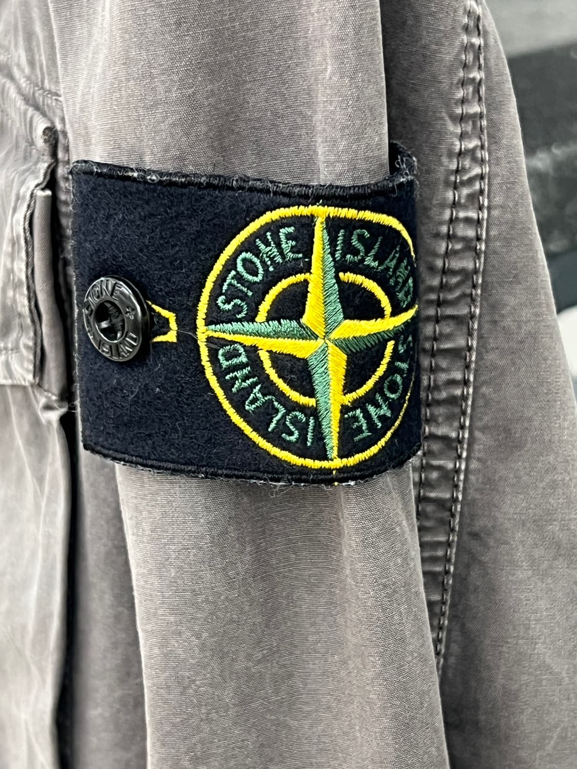 스톤아일랜드 와펜 올드이펙트 다크브라운 오버셔츠 상품이미지5