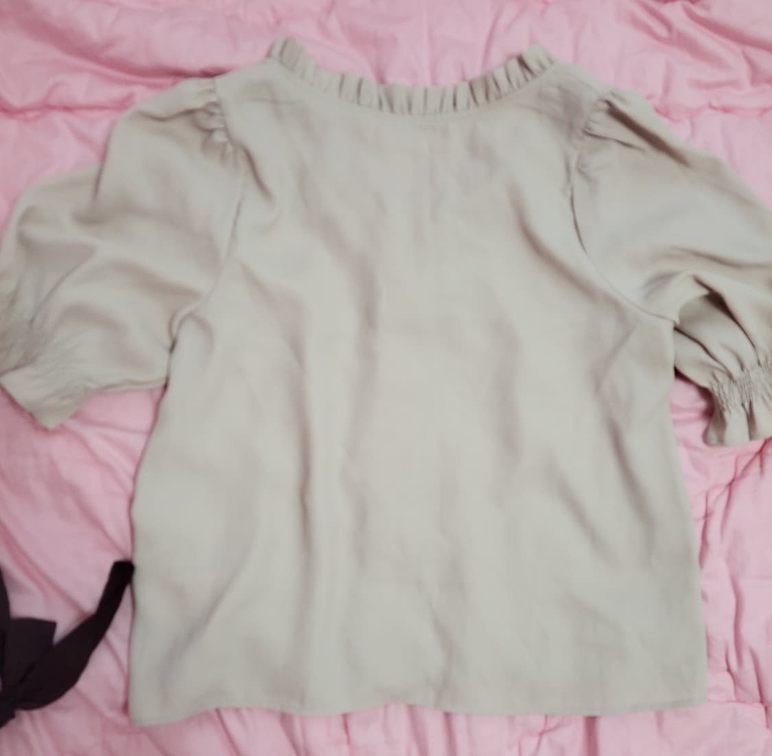 급처세탁완료상태좋음!허니시나몬 리본 프릴 핑크 블라우스 티 리즈리사st 상품이미지7