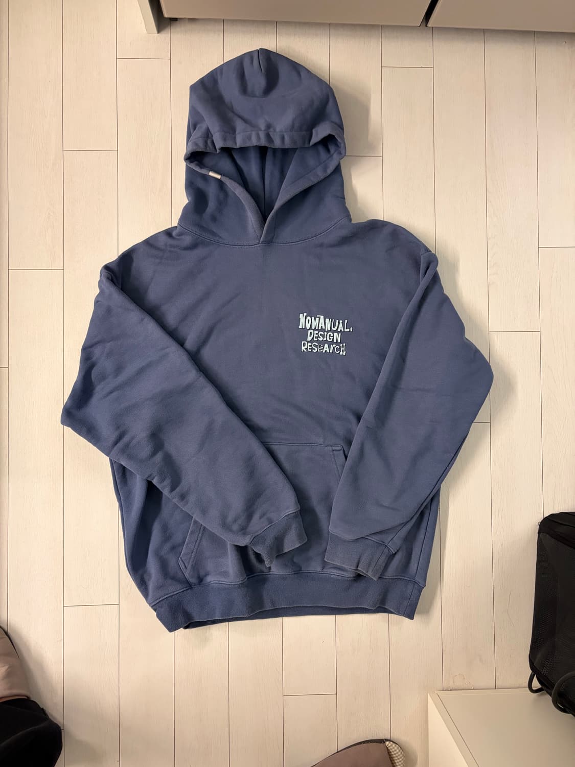 노매뉴얼 로고 후드티 상품이미지2