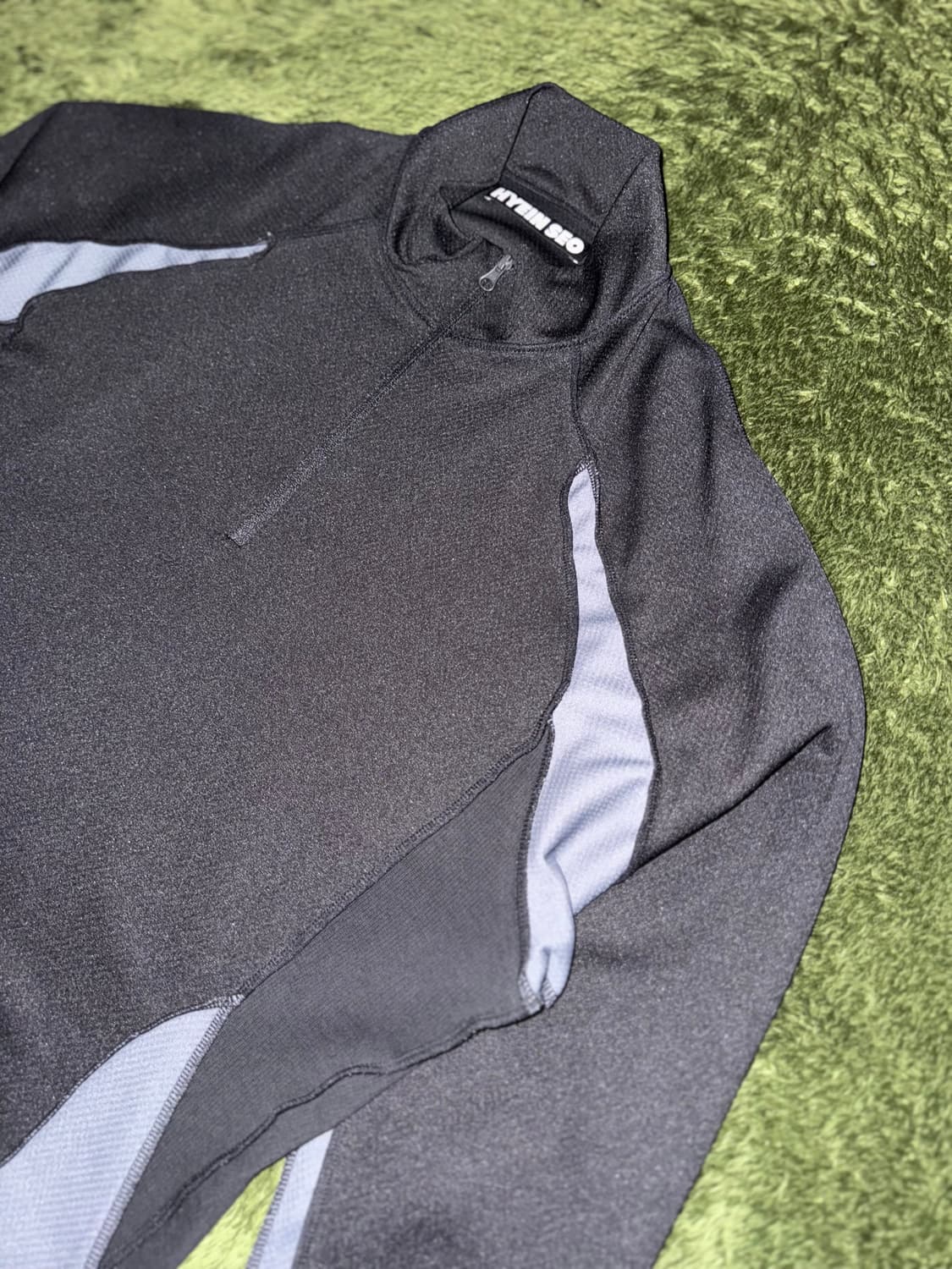 [3] HYEIN SEO 혜인서 인사이드 아웃 패널 디테일 하프 집업 상품이미지2