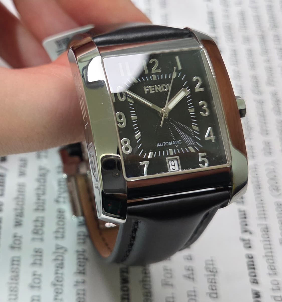 명품 펜디 7400G 사각탱크 블랙 기요쉐 다이얼 오토매틱  상품이미지10