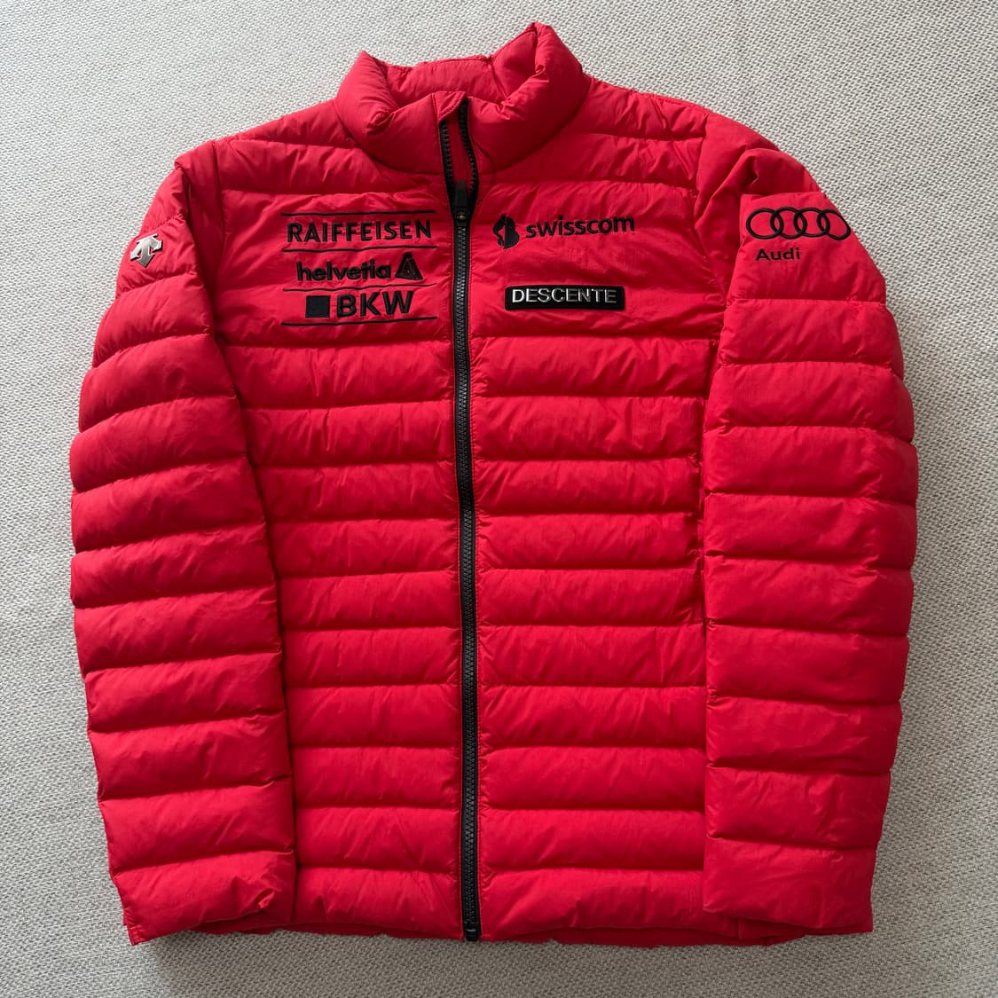 데상트 아우디 경량패딩 상품이미지1