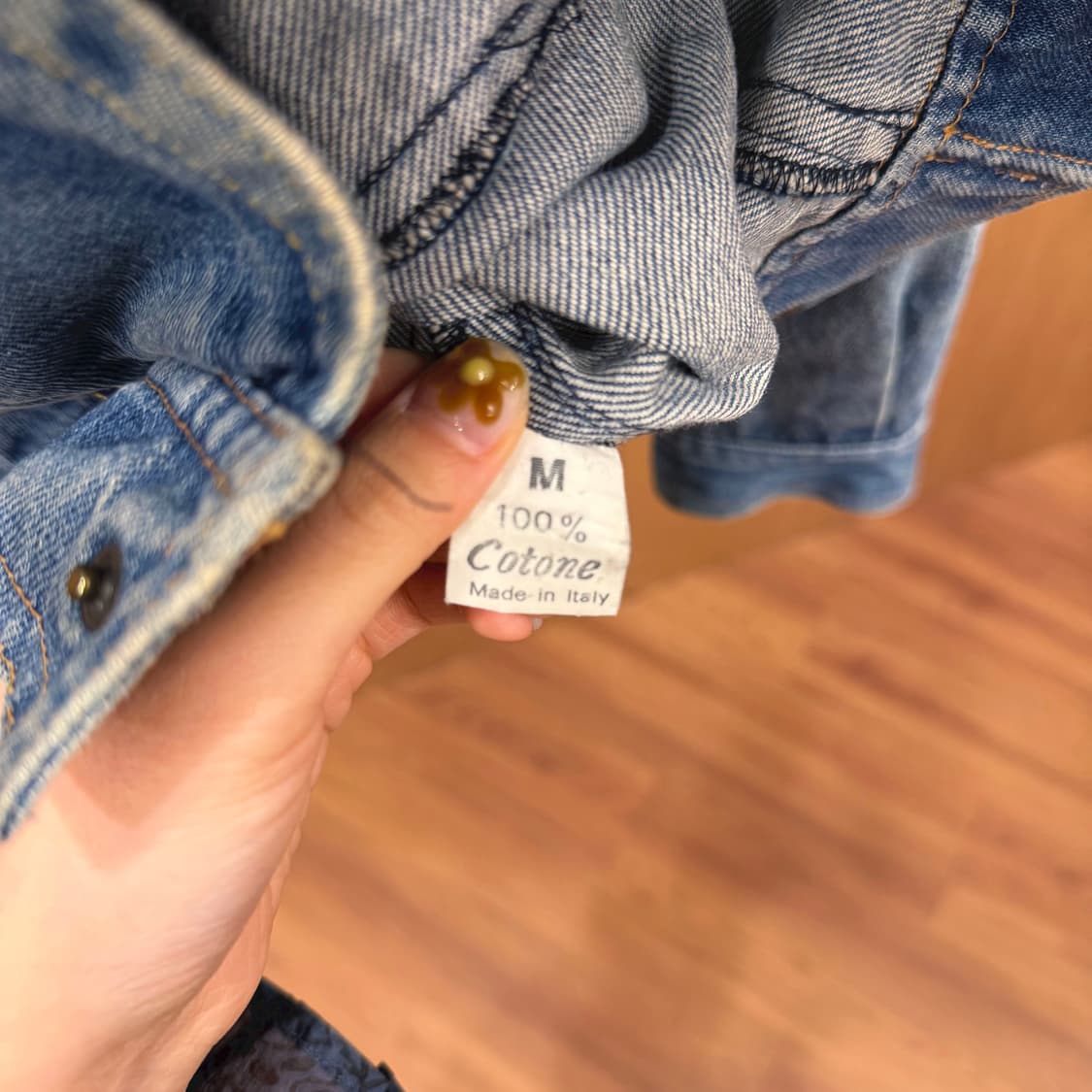 베티붑 코튼 데님 자켓 로고 캐릭터 자수 디테일 레귤러핏 블루 상품이미지7