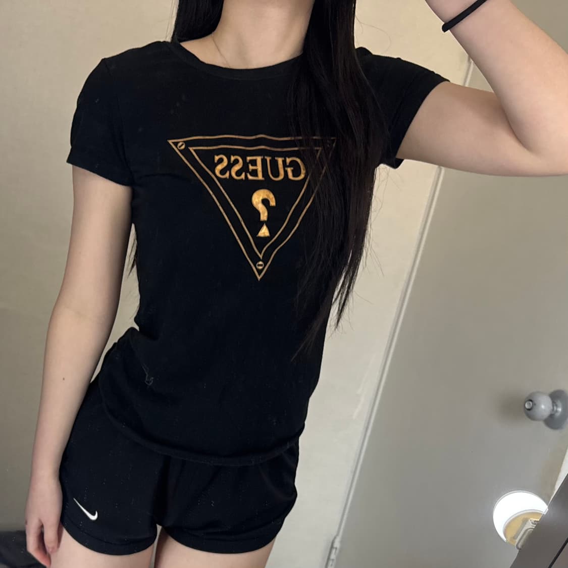 게스 빅로고 반팔티 블랙 상품이미지2