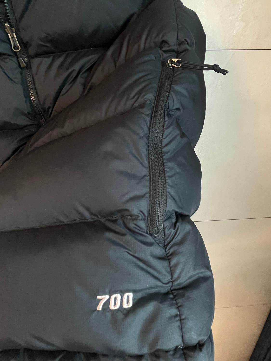 노스페이스 눕시 700 패딩 조끼 블랙 [L] 상품이미지8