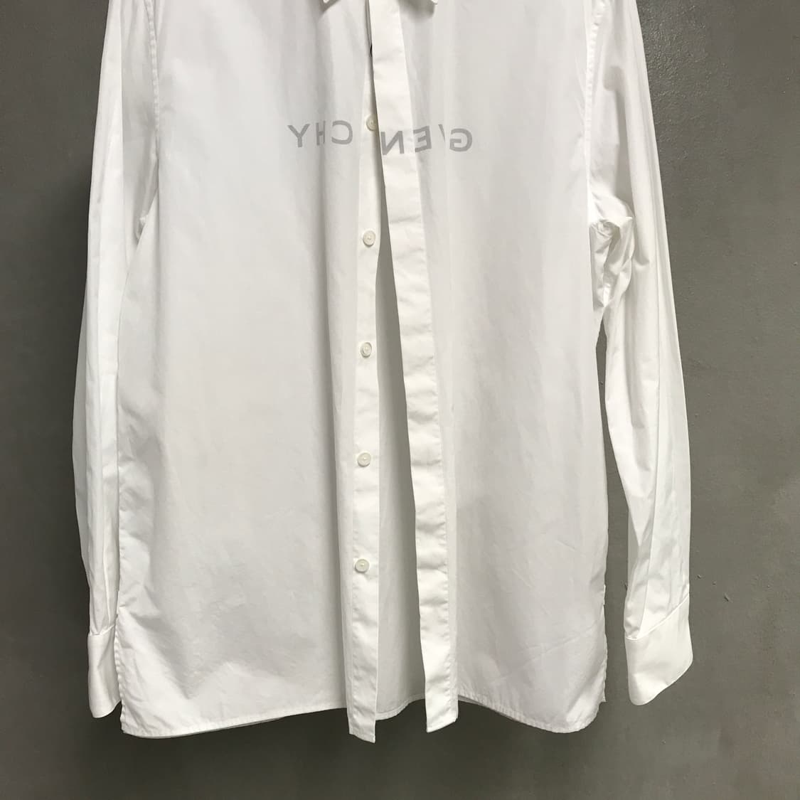 지방시 화이트 셔츠 39 상품이미지3