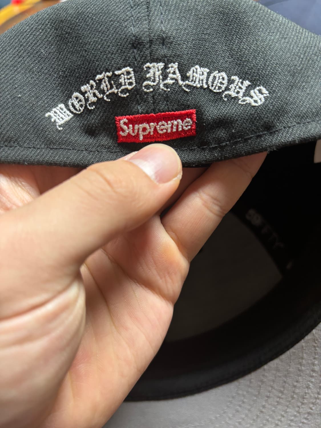 슈프림 골드 크로스 뉴에라 7 1/2 상품이미지2