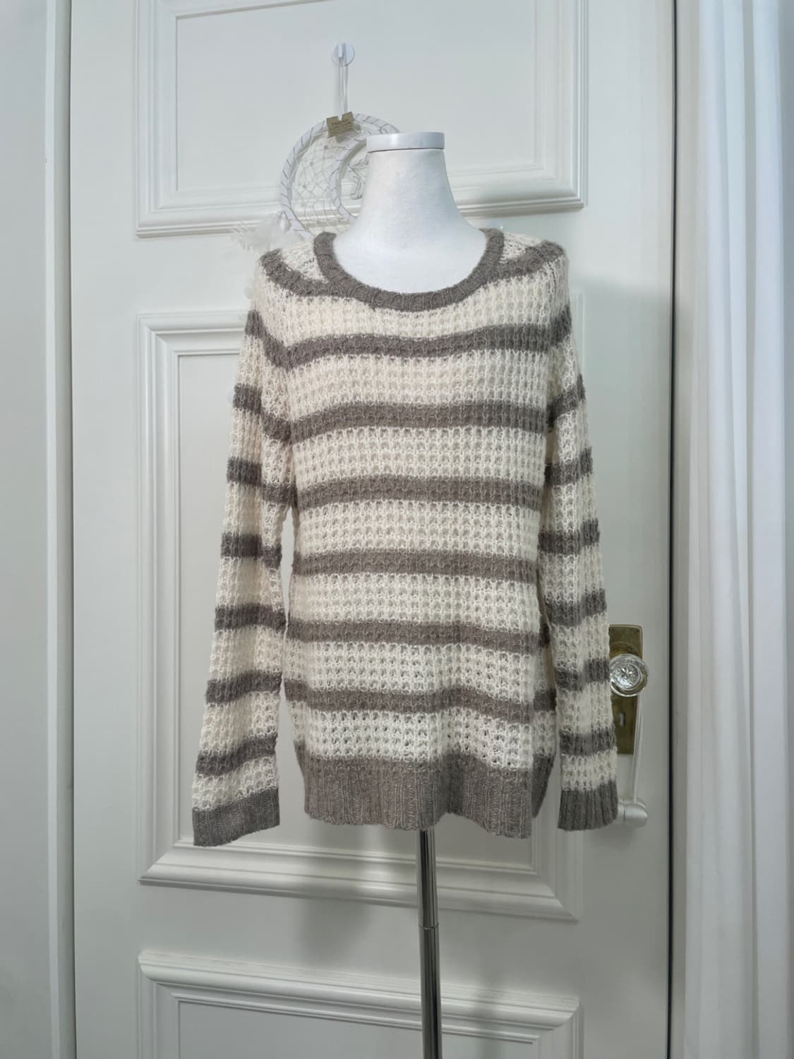 ivory khaki stripe regaln loose sweater 상품이미지1