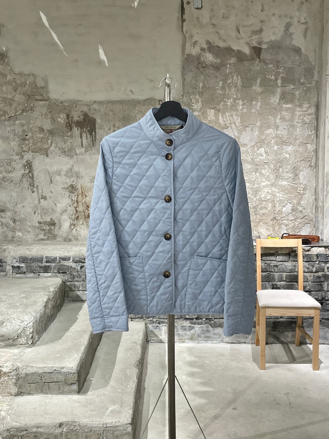 버버리 스카이 블루 버튼 퀼팅 자켓 상품이미지1