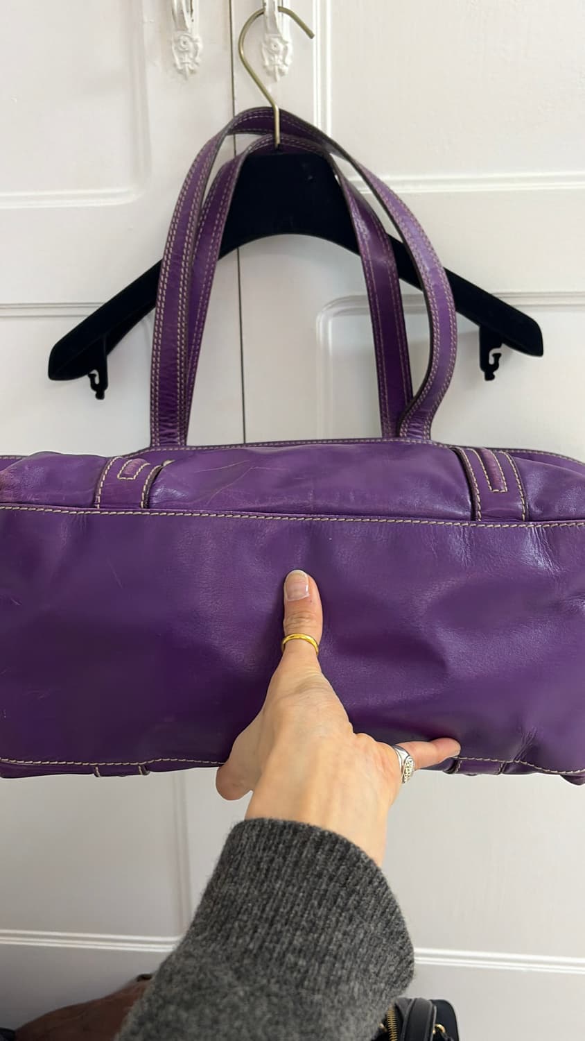 돌체앤가바나 보라색 가죽 토트백 정품 상품이미지4