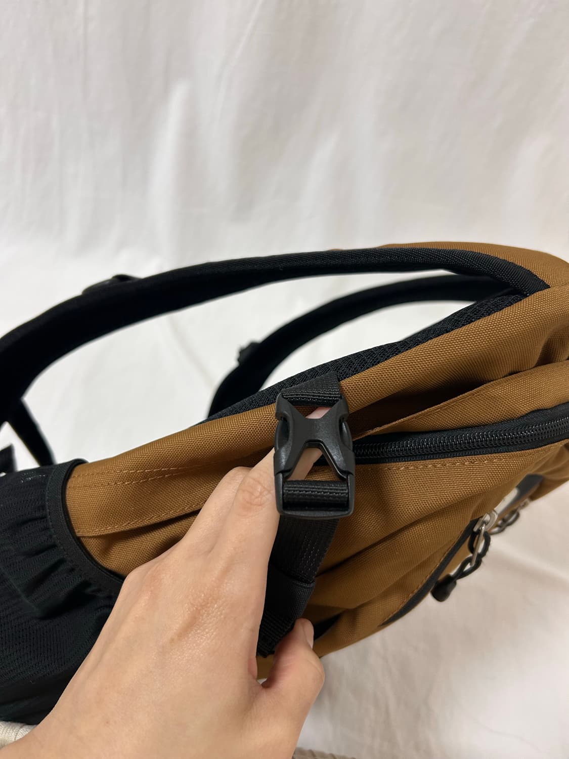 노스페이스 미니샷 백팩 브라운 상품이미지3