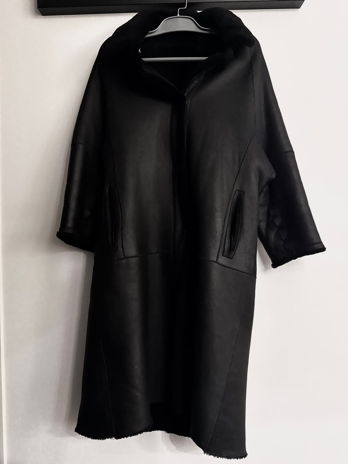 칼라거펠트 누벅 리버시블 스페인 양털 무스탕 상품이미지1