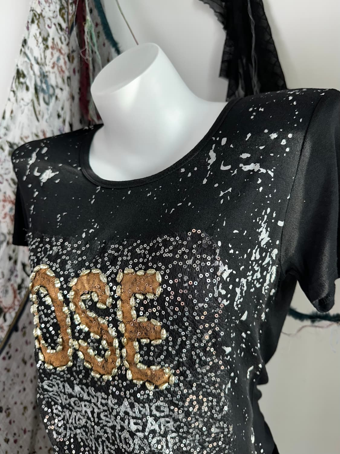 Y2k 블랙 스파클 프린팅 티 상품이미지5