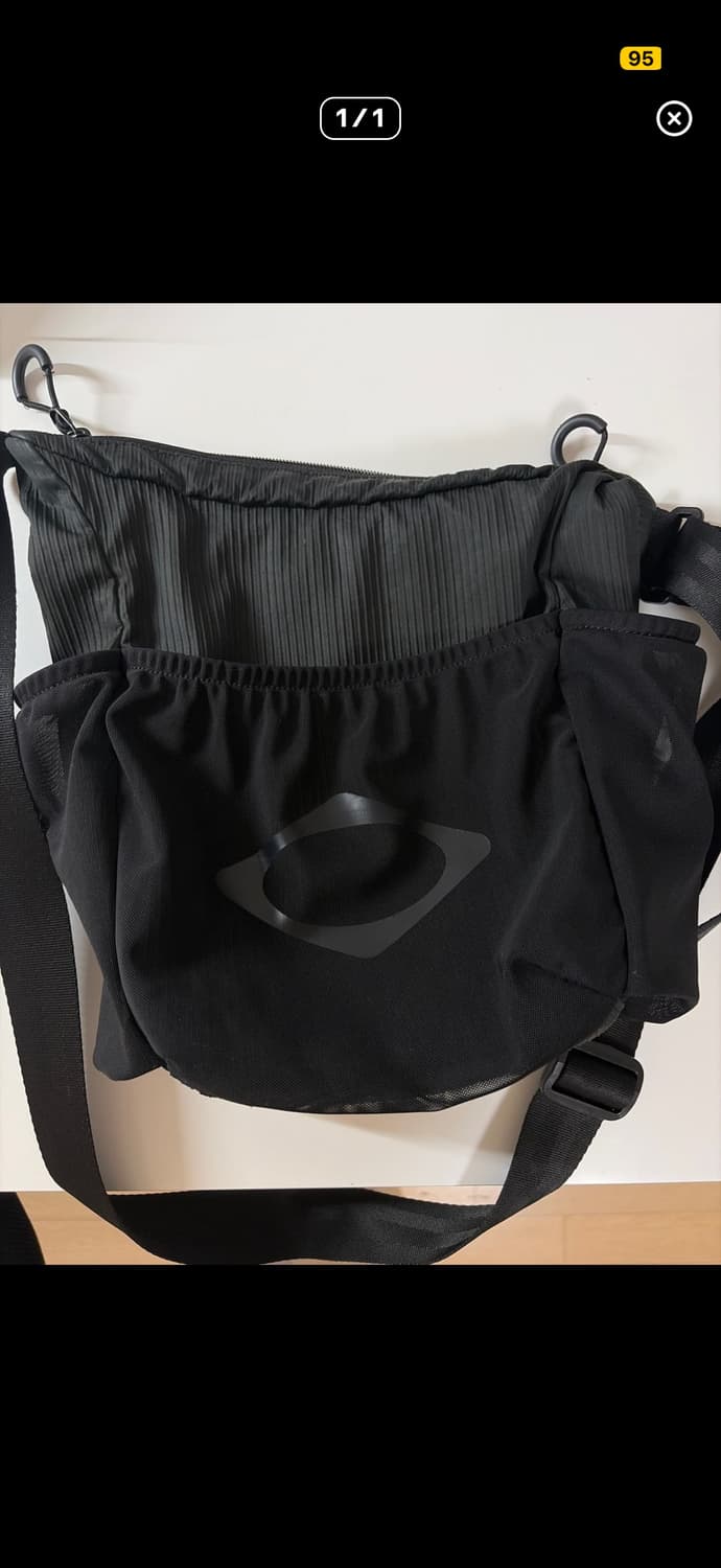 미스치프 메쉬 포켓 크로스백 블랙 상품이미지2