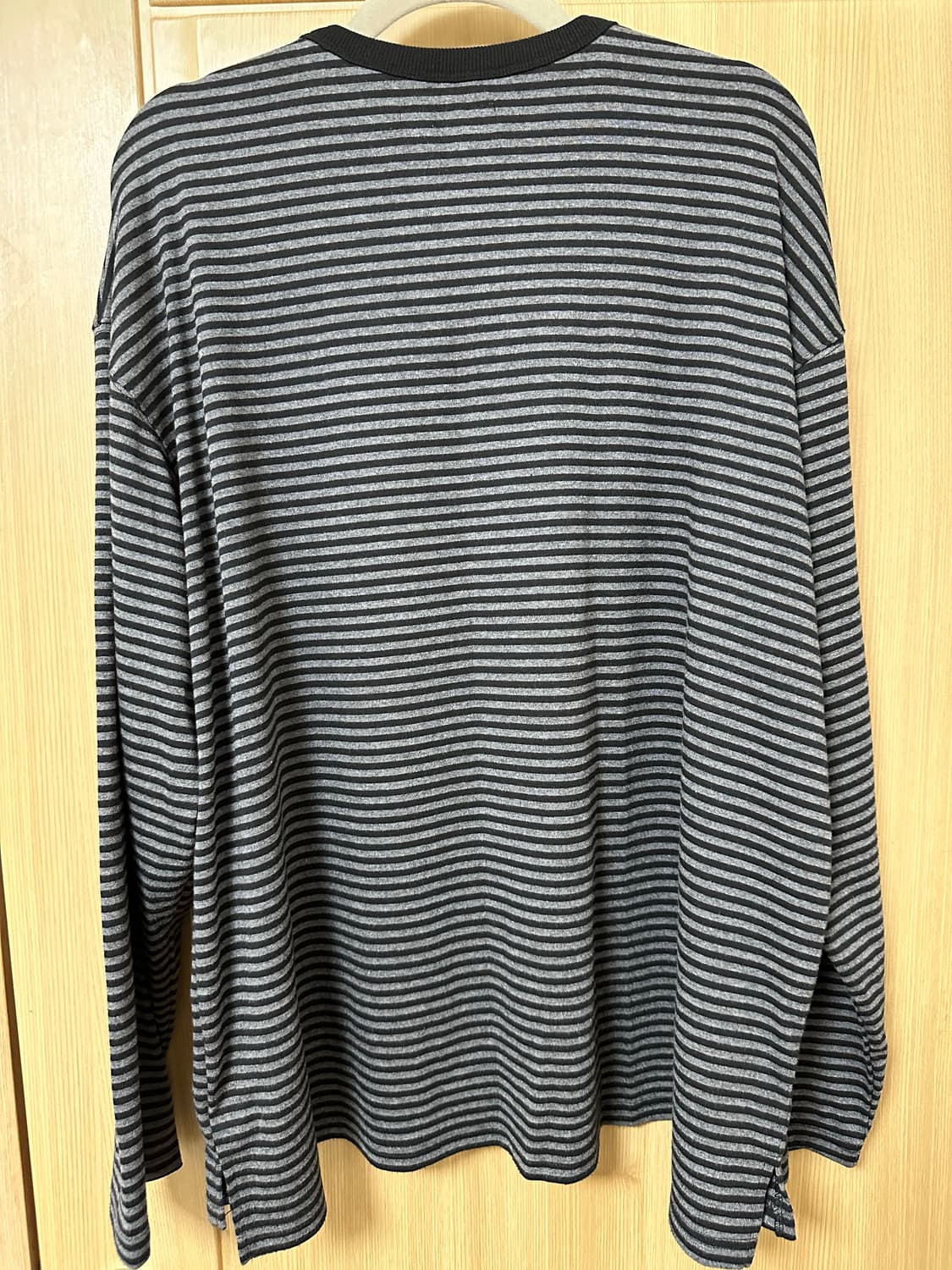 발루트 더스티 스트라이프 롱슬리브 상품이미지2