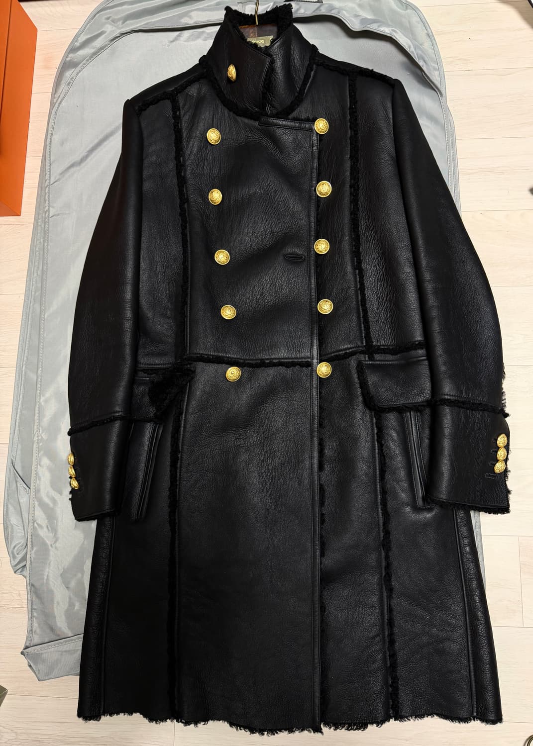 (명작,강추👍)발망 블랙 금장 시어링 무스탕 코트 톰포드 무드 상품이미지3