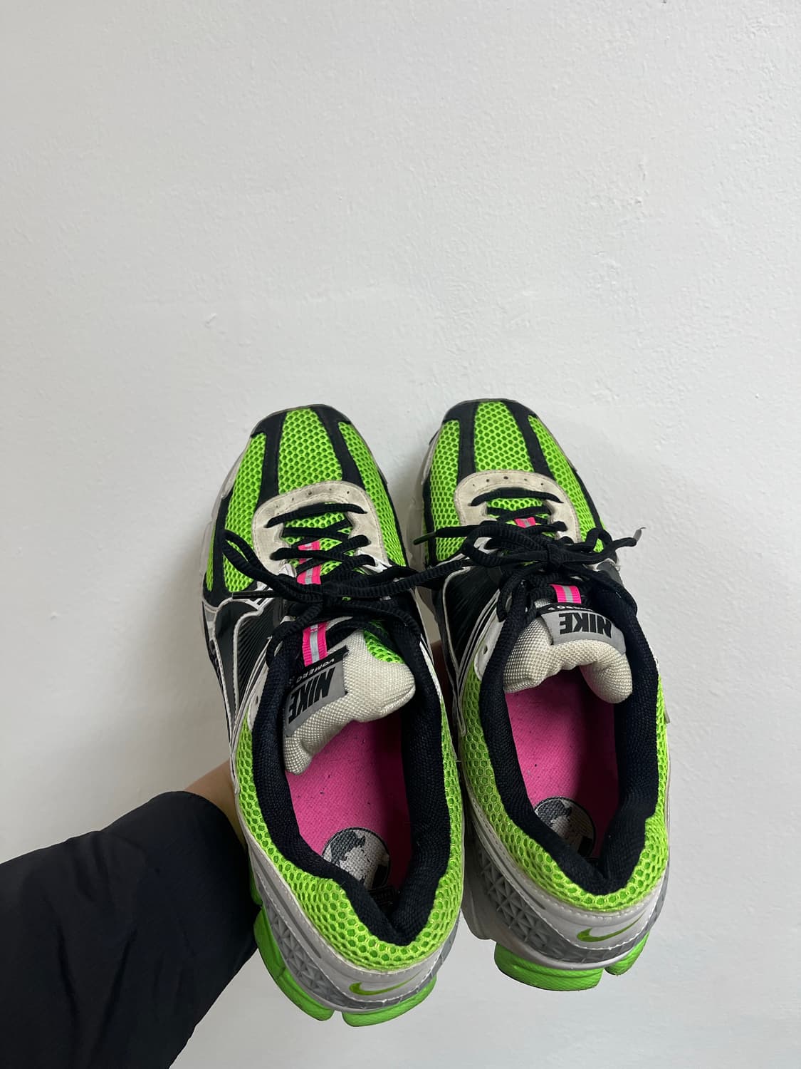 나이키 줌보메로5 일렉트릭 그린 270 상품이미지4