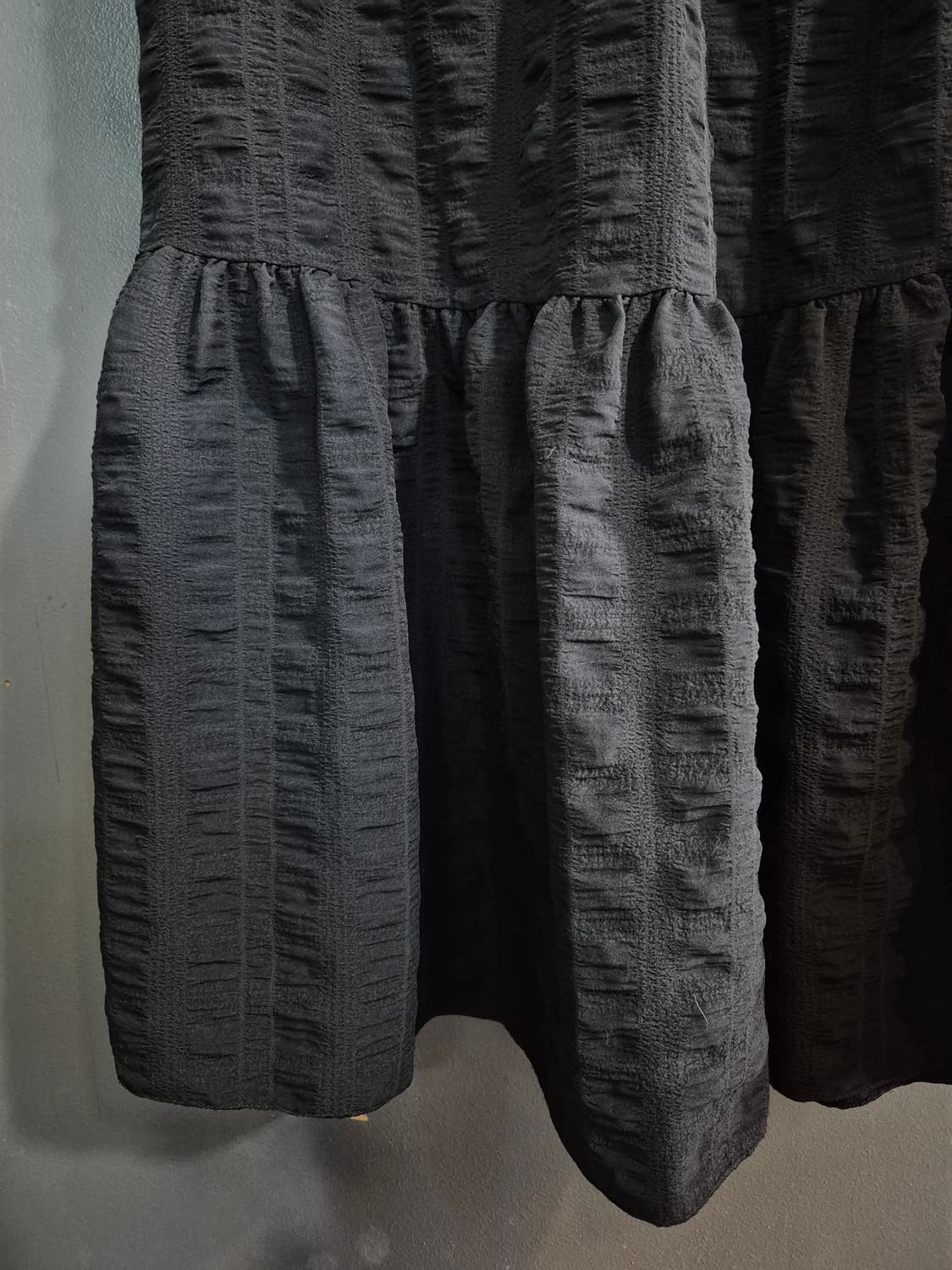 블랙 엠보싱 원단 롱 스커트 55 66 77 상품이미지4