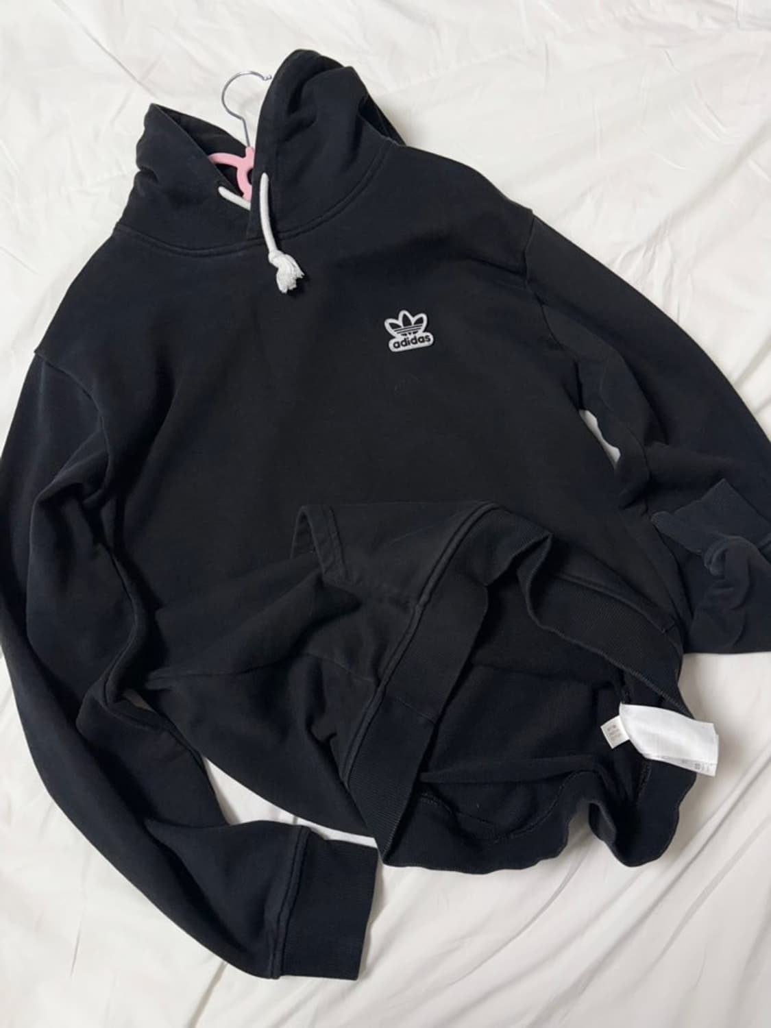 아디다스 블랙 패치 후드 상품이미지2