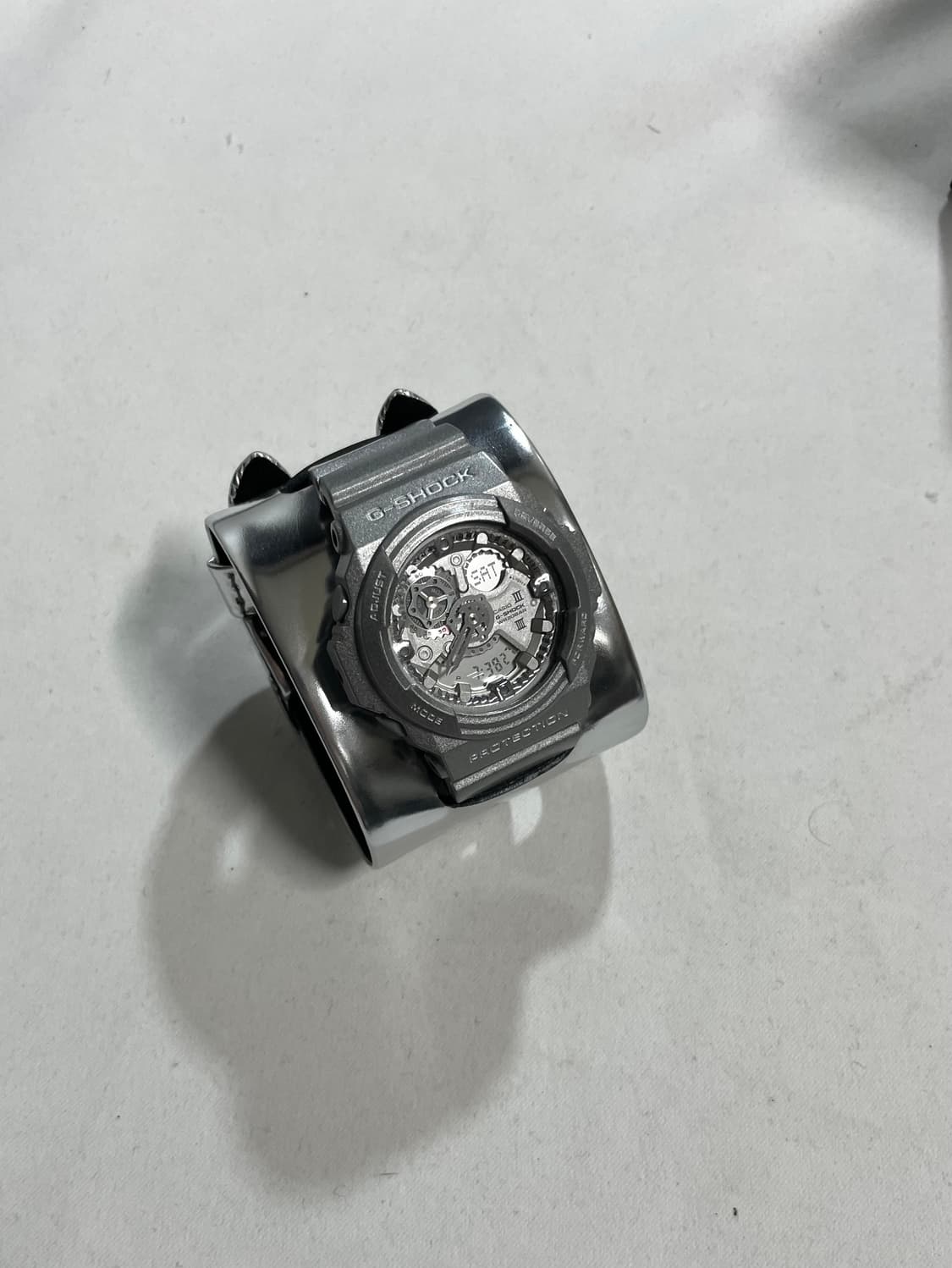 마틴 마르지엘라 x 지샥 30주년 한정판 시계 상품이미지2