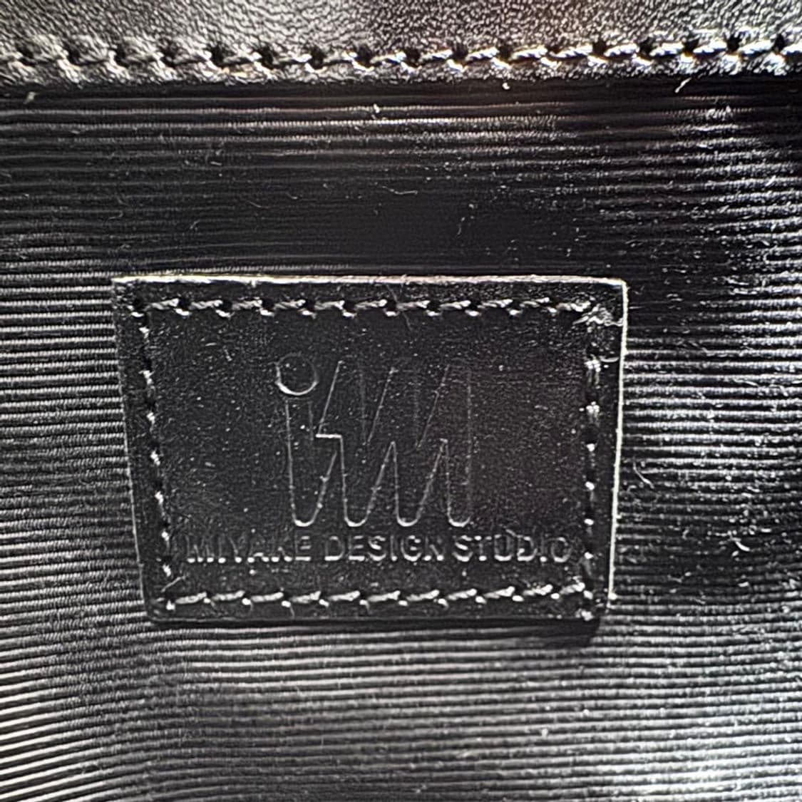 이세이미야케 디자인스튜디오 가죽 숄더백 상품이미지10