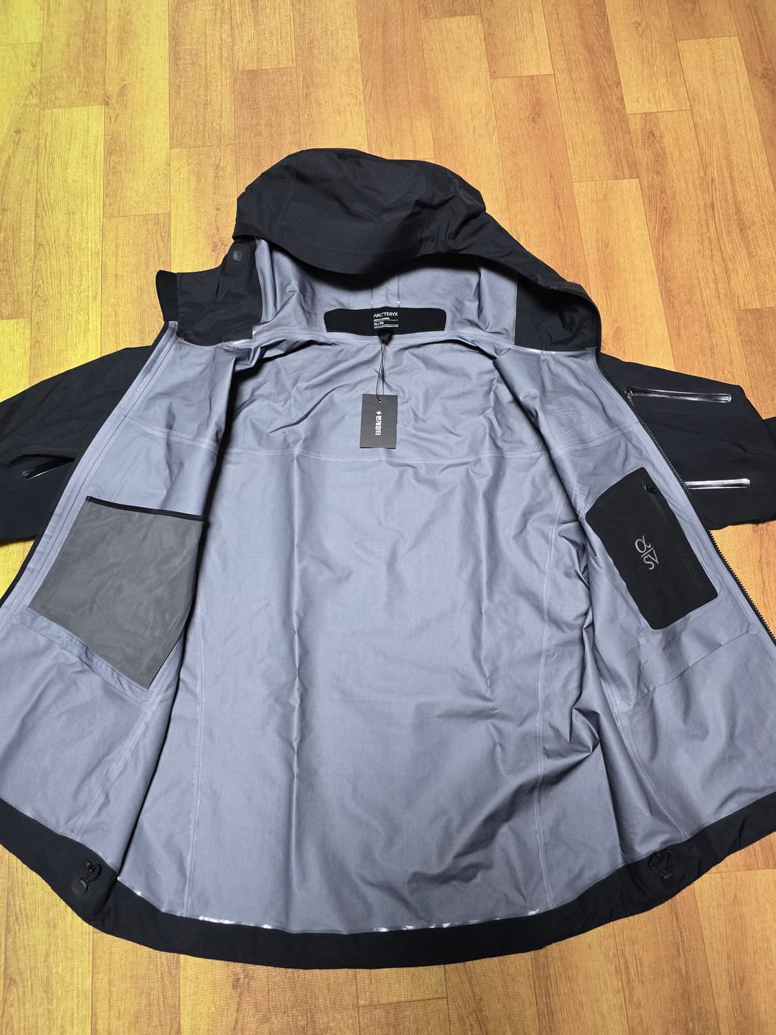 아크테릭스 알파 sv 블랙 상품이미지3