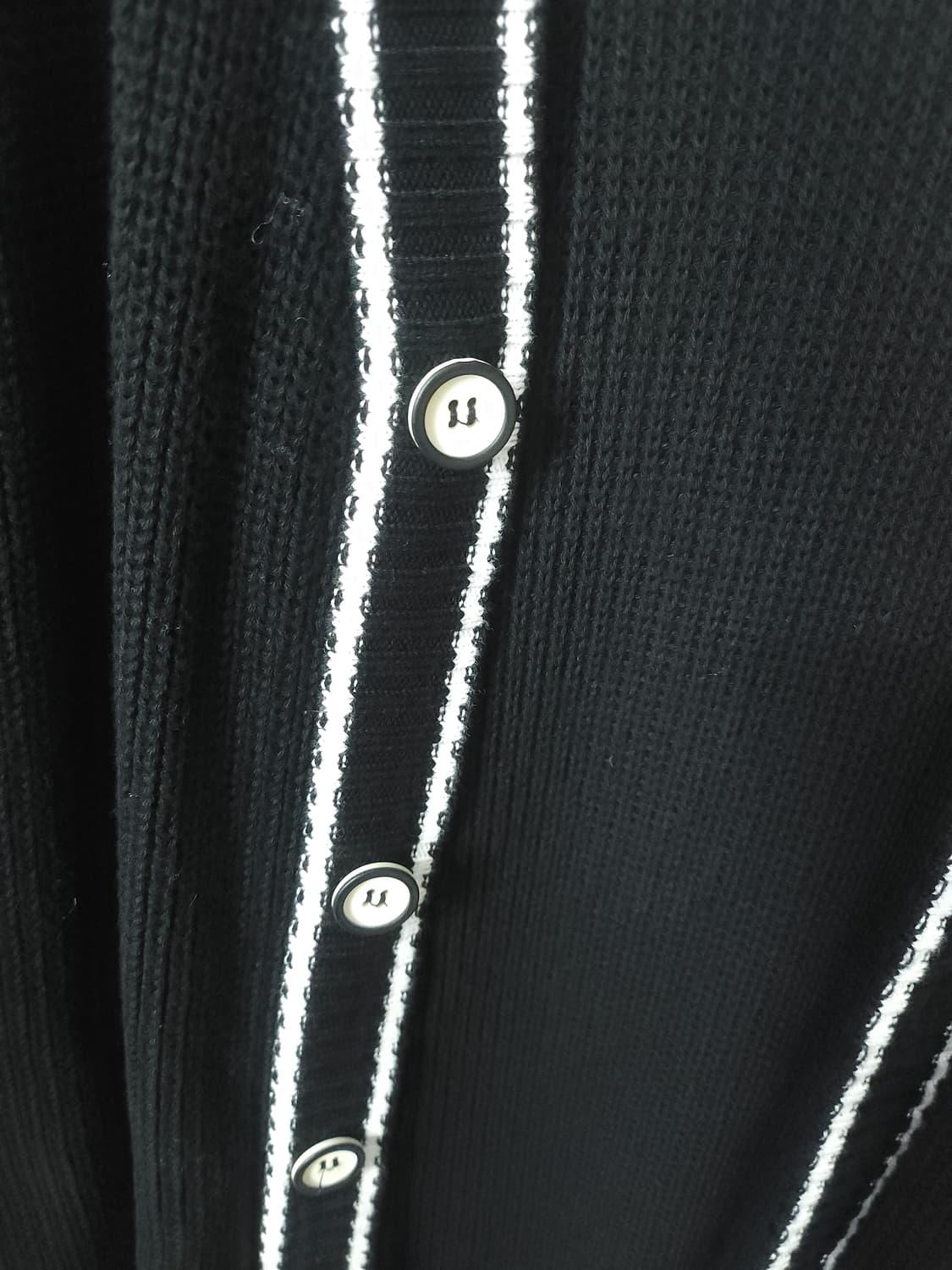 니티드 블랙 소프트니트 배색 가디건 100 L  새제품 상품이미지5