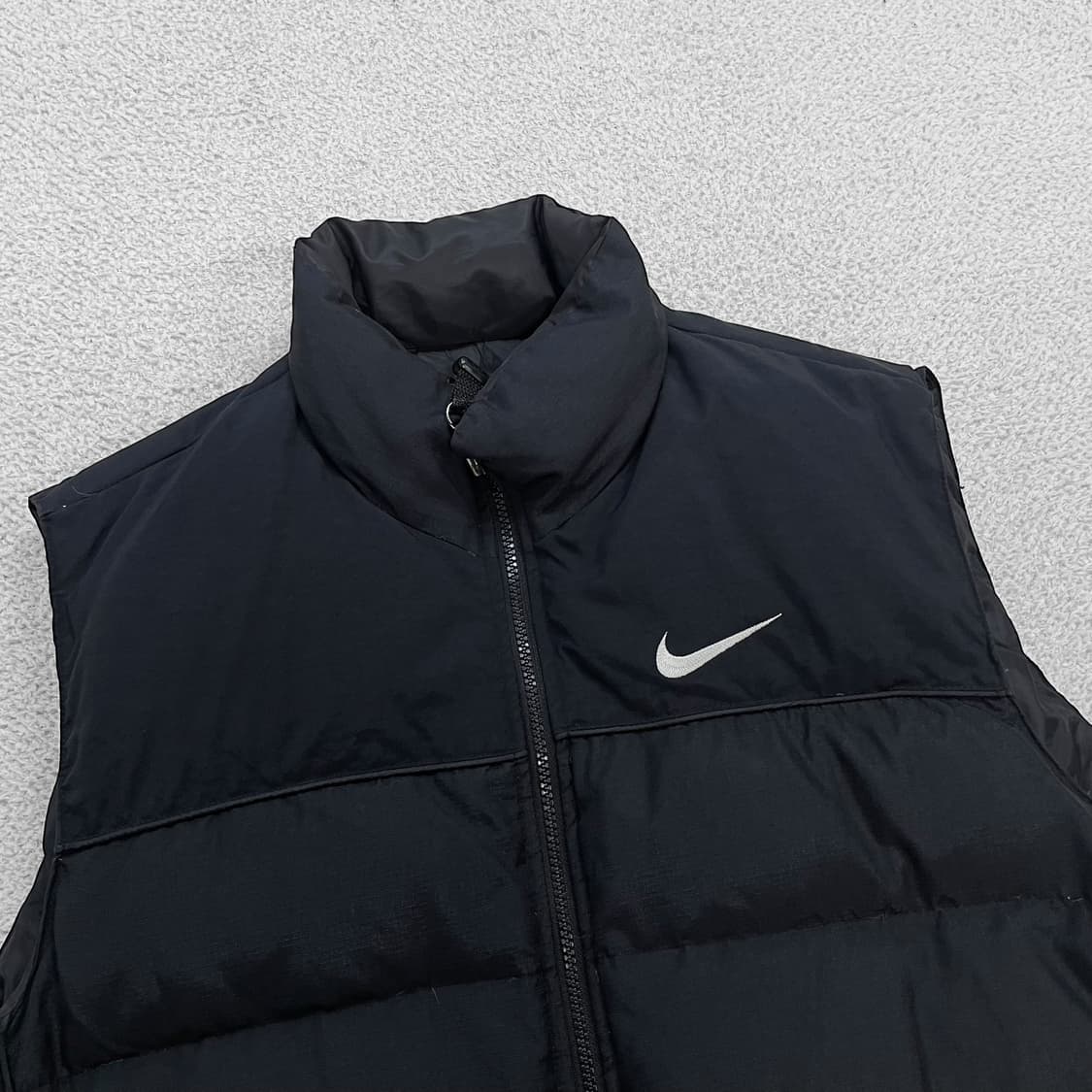 나이키 ACG 00s 스우시 덕 다운 조끼 패딩 블랙 상품이미지3