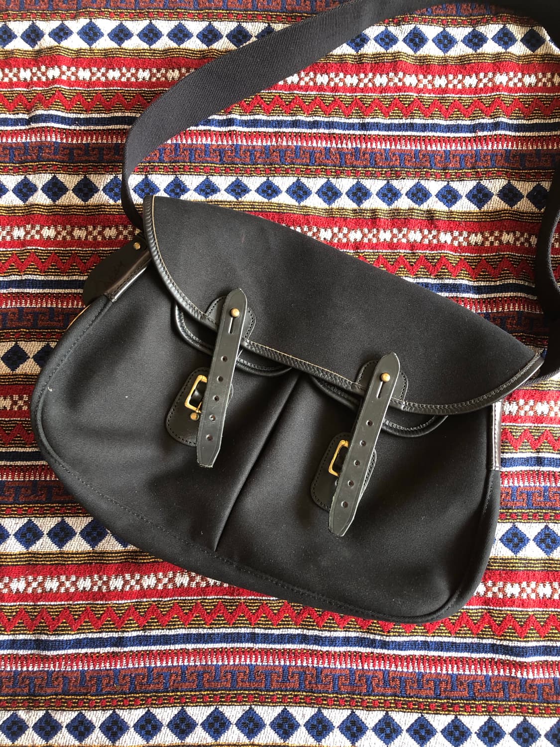 브레디백 블랙 크로스백 상품이미지1