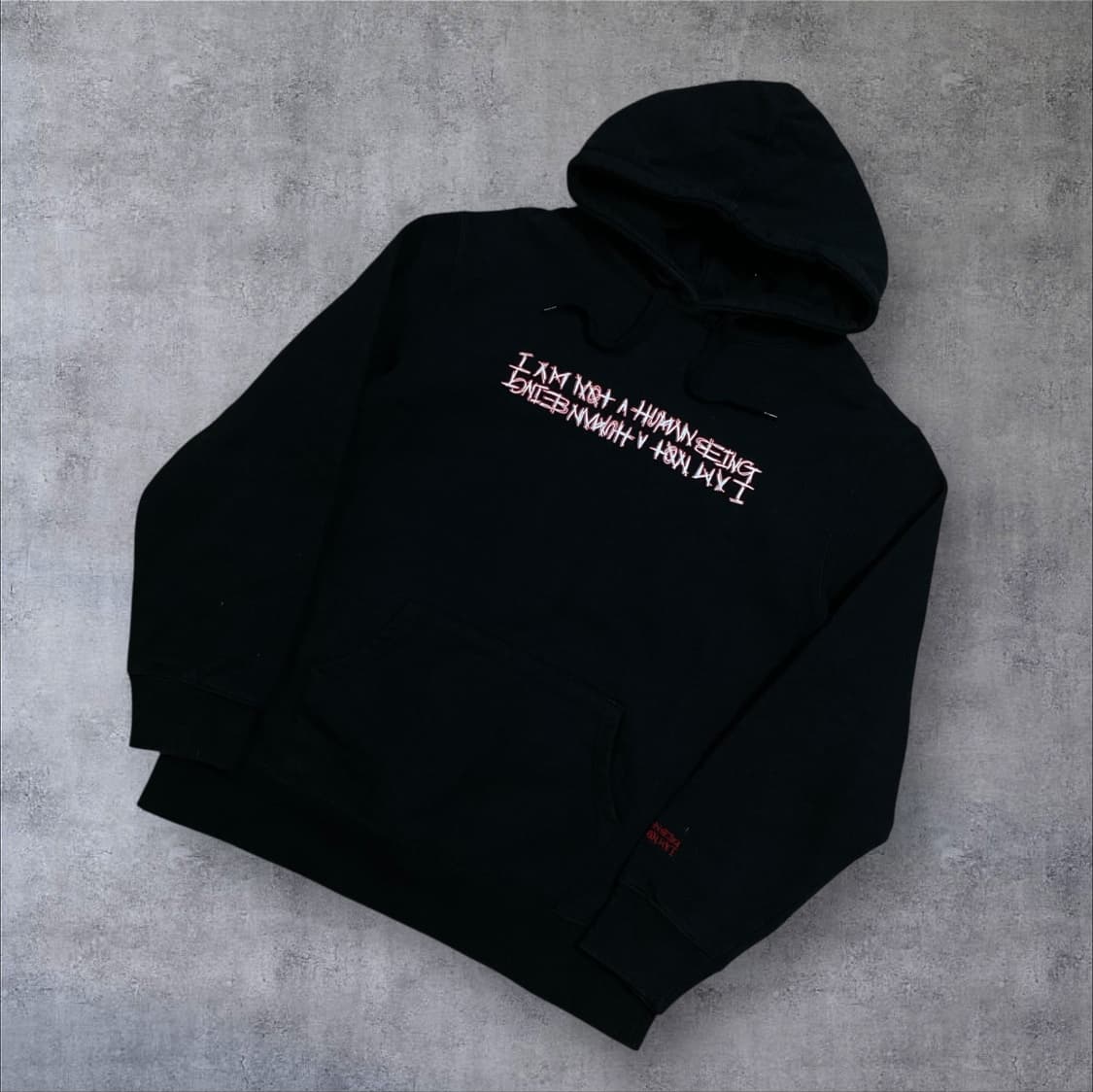 아임낫어휴먼비잉 스펠아웃 로고 블랙 후드티 상품이미지1