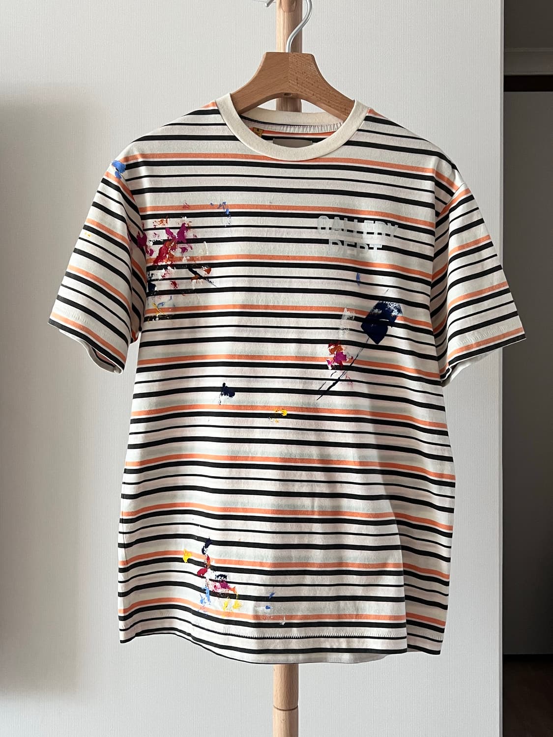 갤러리뎁 로고 페인팅 반팔티 상품이미지1