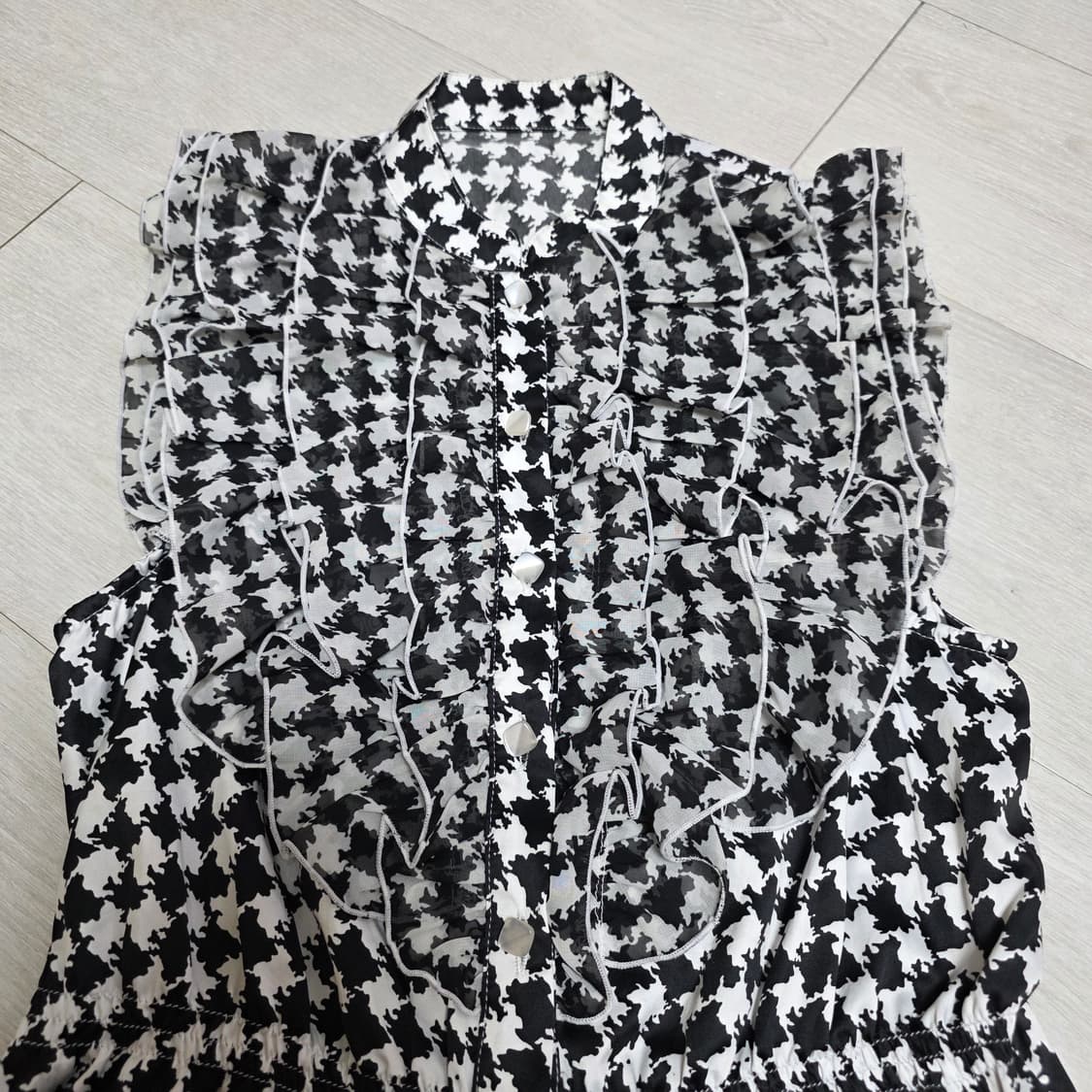 일본빈티지) y2k 갸루걸 갸루패션 프릴 민소매 셔츠 (착샷O) 상품이미지2