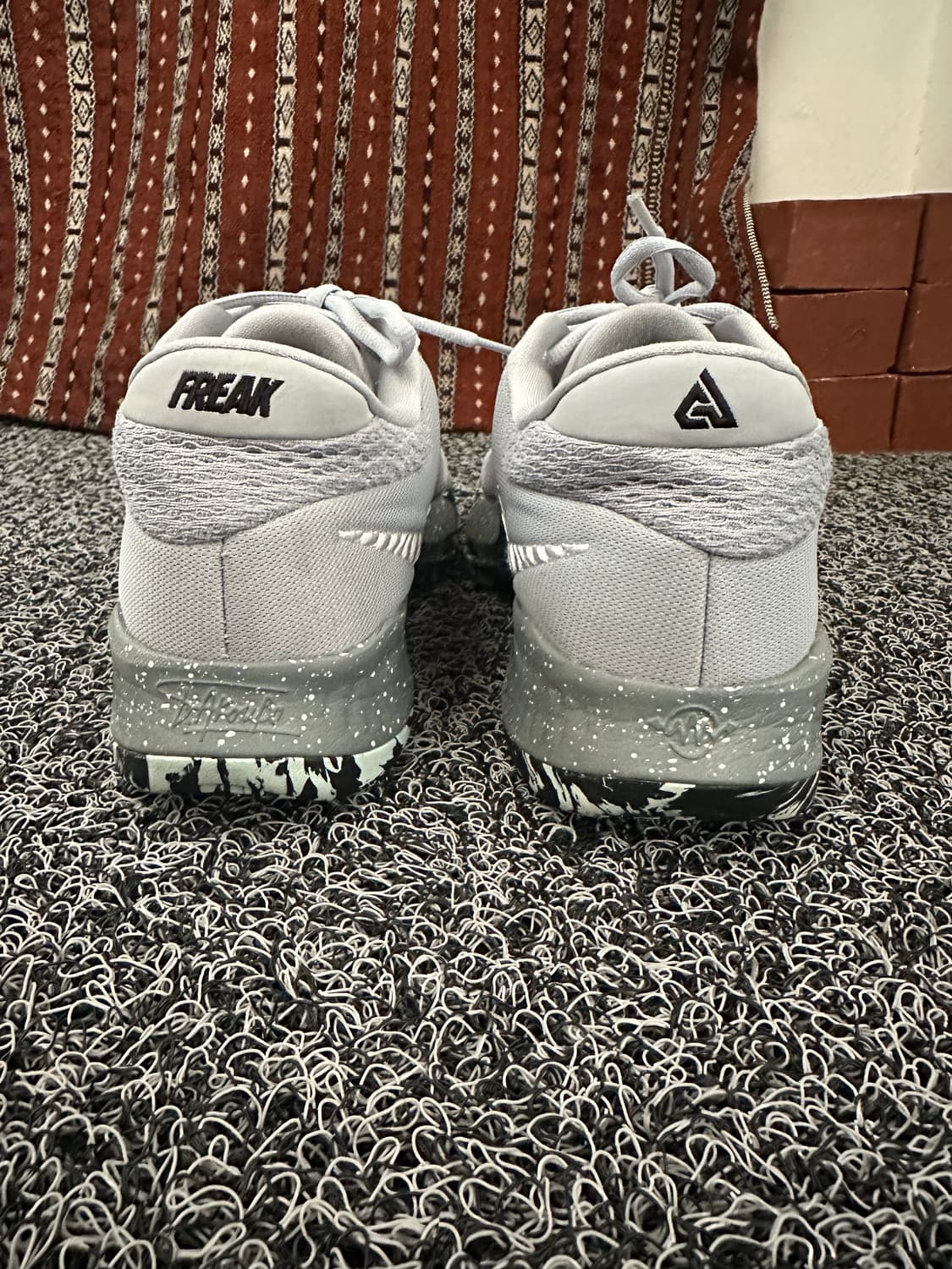 나이키 Freak 농구화 회색 270mm 상품이미지5