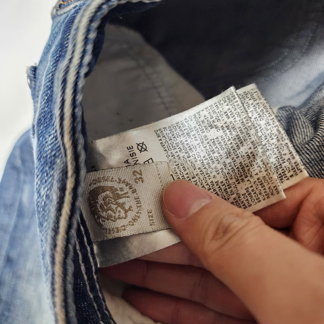 디젤 THANAZ 워싱 디스트로이드 팬츠 상품이미지9