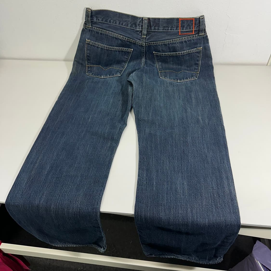 34 휴고보스 진청 레귤러핏 워싱 데님팬츠 상품이미지7