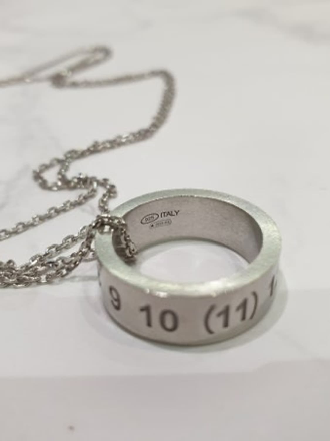 메종 마르지엘라 인그레이빙 넘버로고 목걸이(SI8UU0001 SV0129 상품이미지1