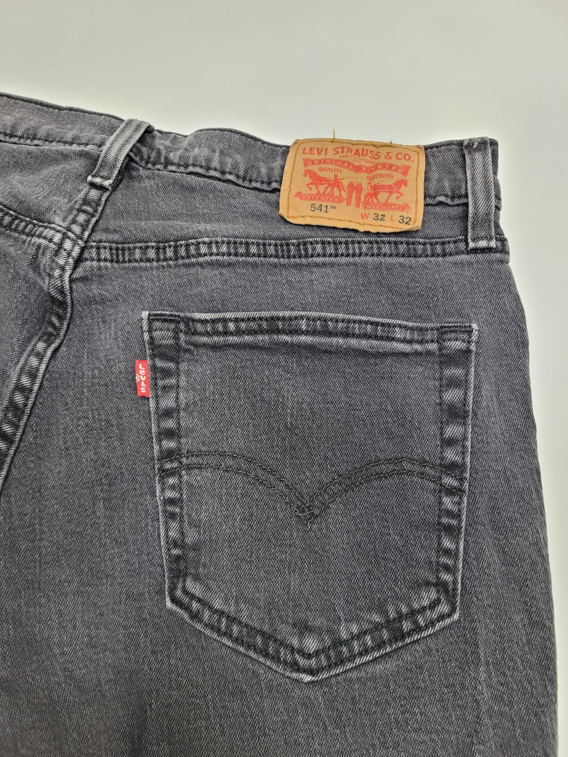 LEVI'S 리바이스 541 데님 블랙진/ 남 32 스판
 상품이미지5