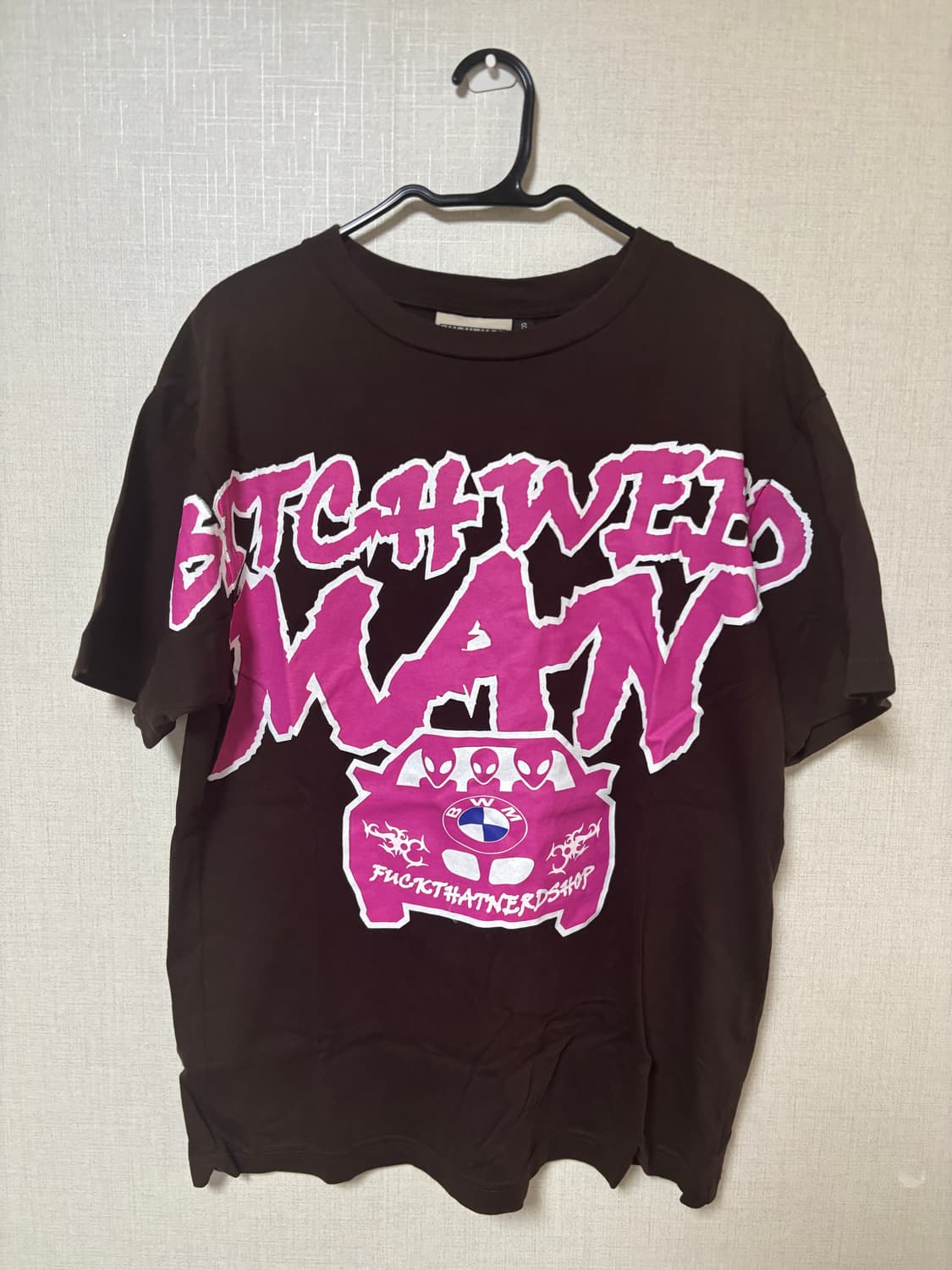 Fuckthatnerdshop 비치위드맨 티셔츠 상품이미지1