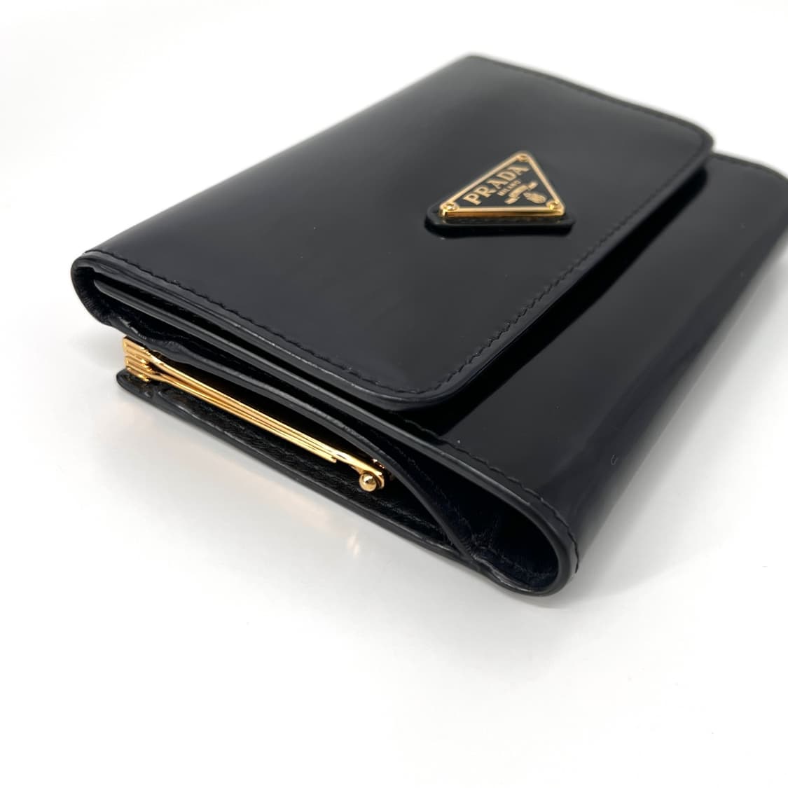 프라다 브러시드 삼각로고 중지갑 블랙 상품이미지7