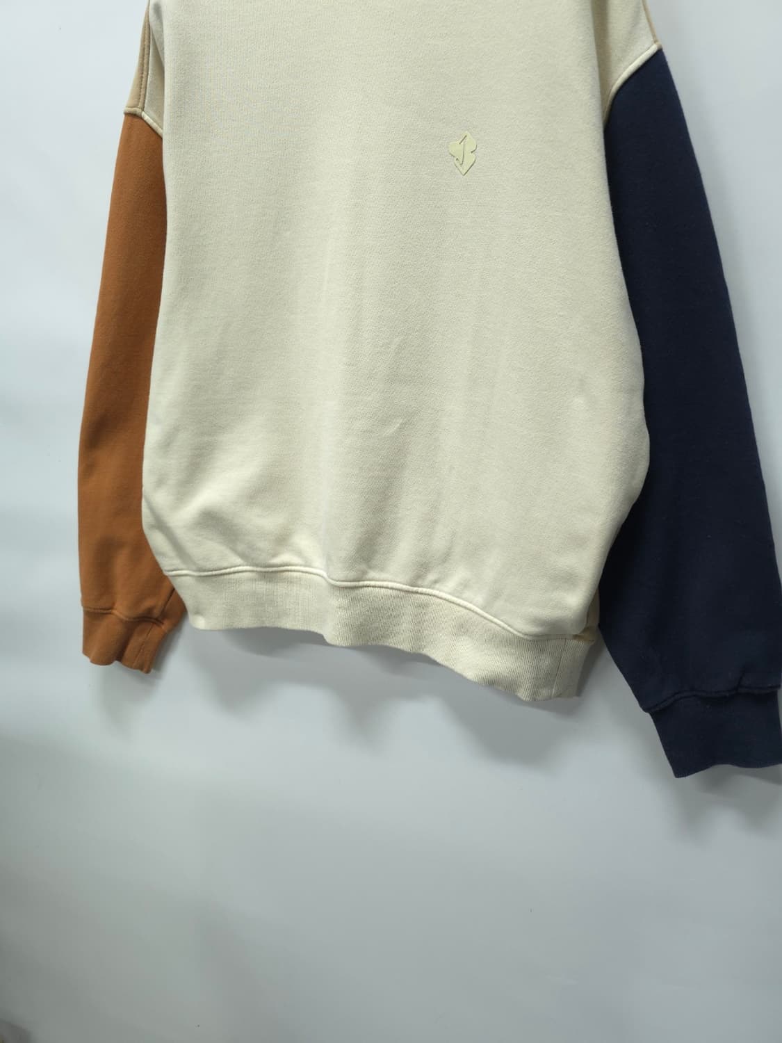 스튜디오 톰보이 배색 맨투맨 (여성 free) 상품이미지4