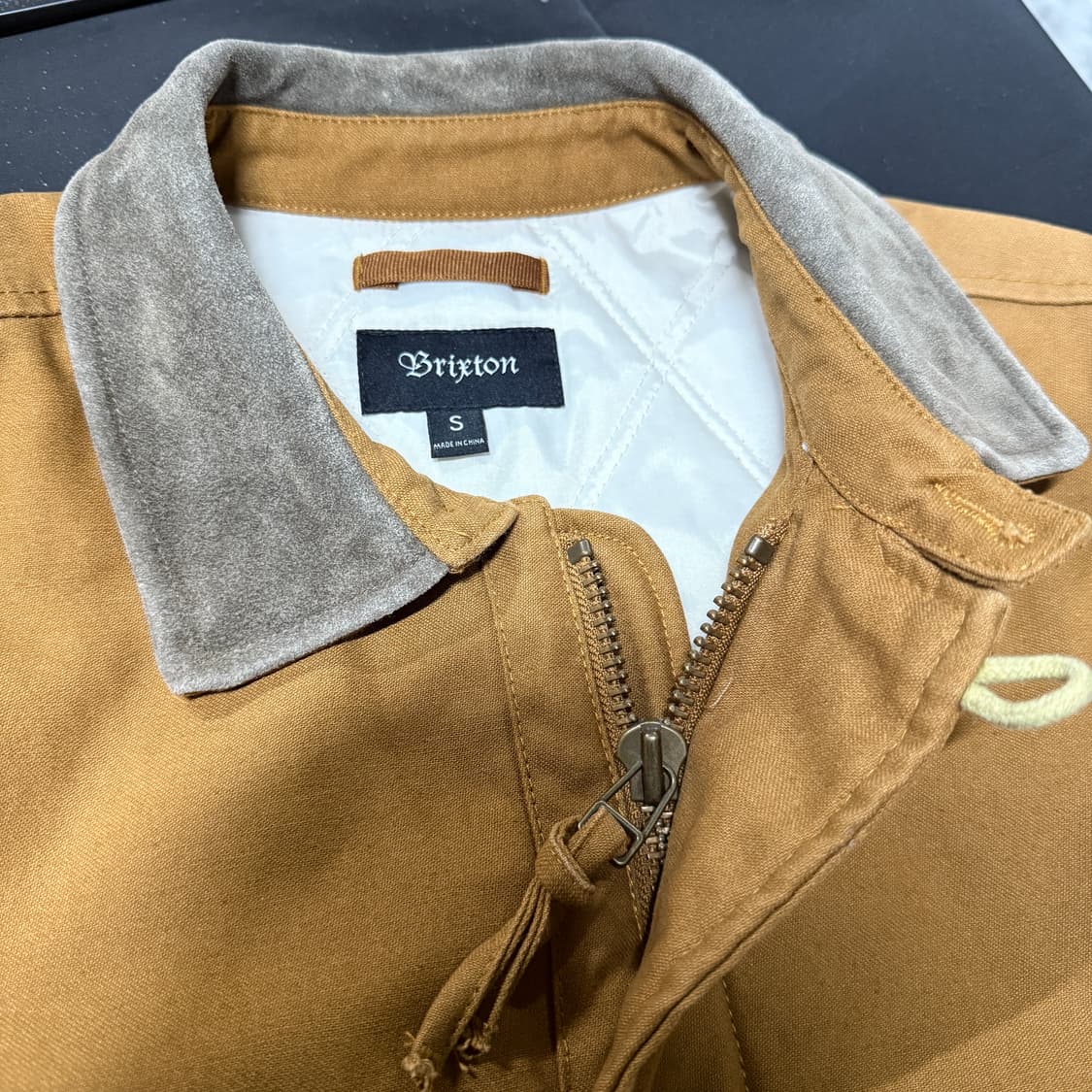 브릭스톤 캔버스 스웨이드 카라 디테일 퀼팅 덱 자켓 상품이미지6