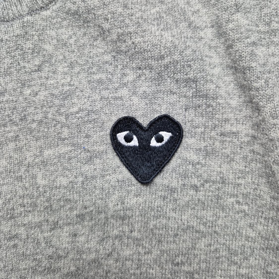 [M] 꼼데가르송 하트로고 가디건 그레이 상품이미지5