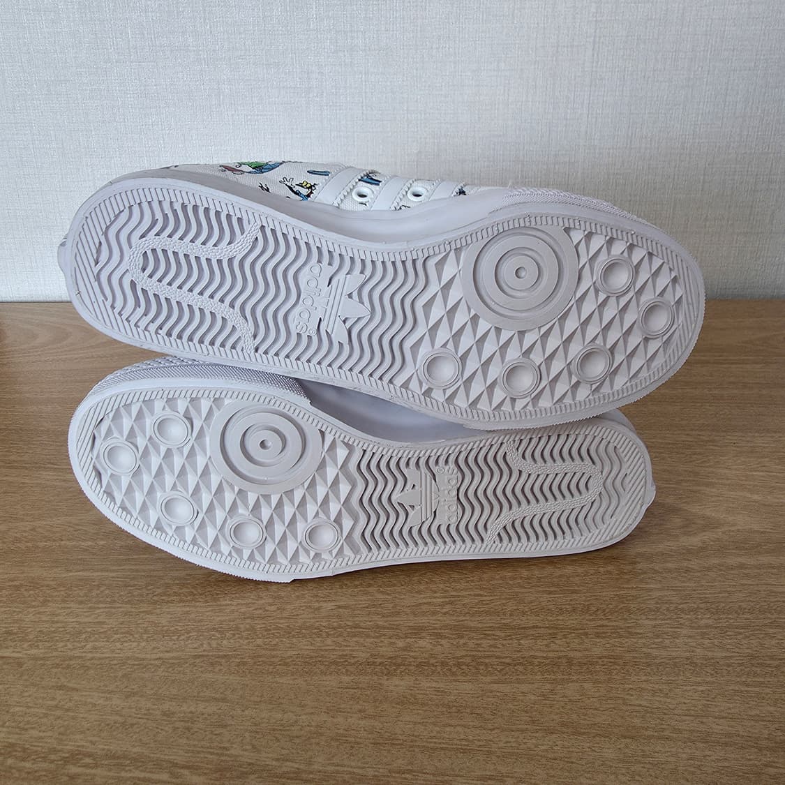 (235mm)아디다스 니짜 디즈니 콜라보 스니커즈 운동화 상품이미지5