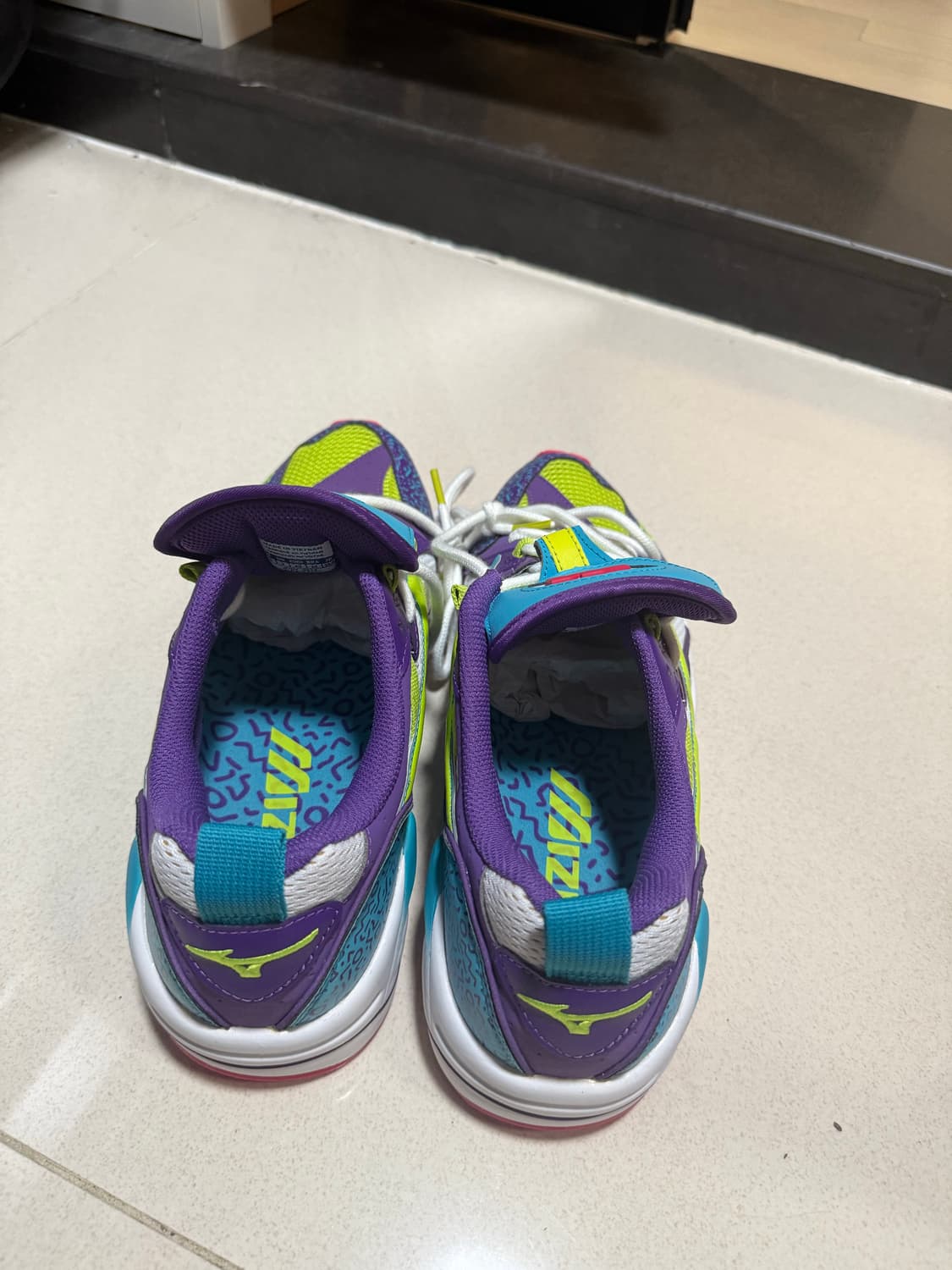 (새상품) 미즈노 웨이브 라이더 1 레트로 멀티컬러 상품이미지4