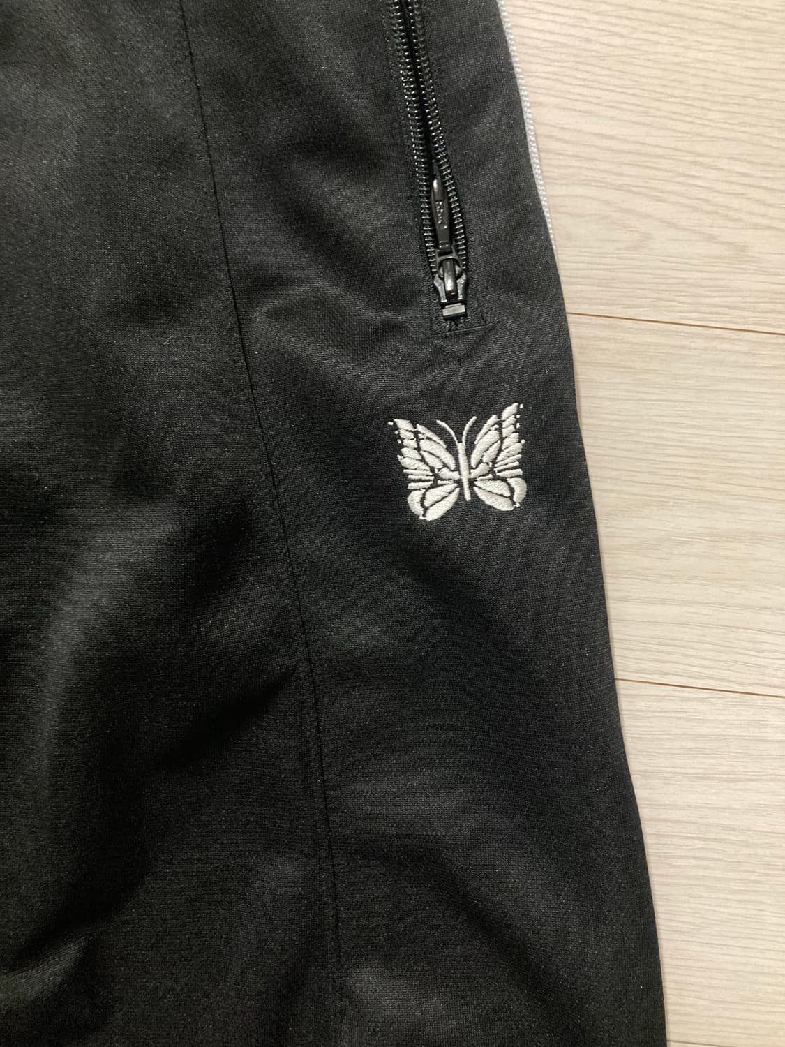 니들스 프릭스 스토어 별주 hd 트랙팬츠 팝니다 상품이미지3