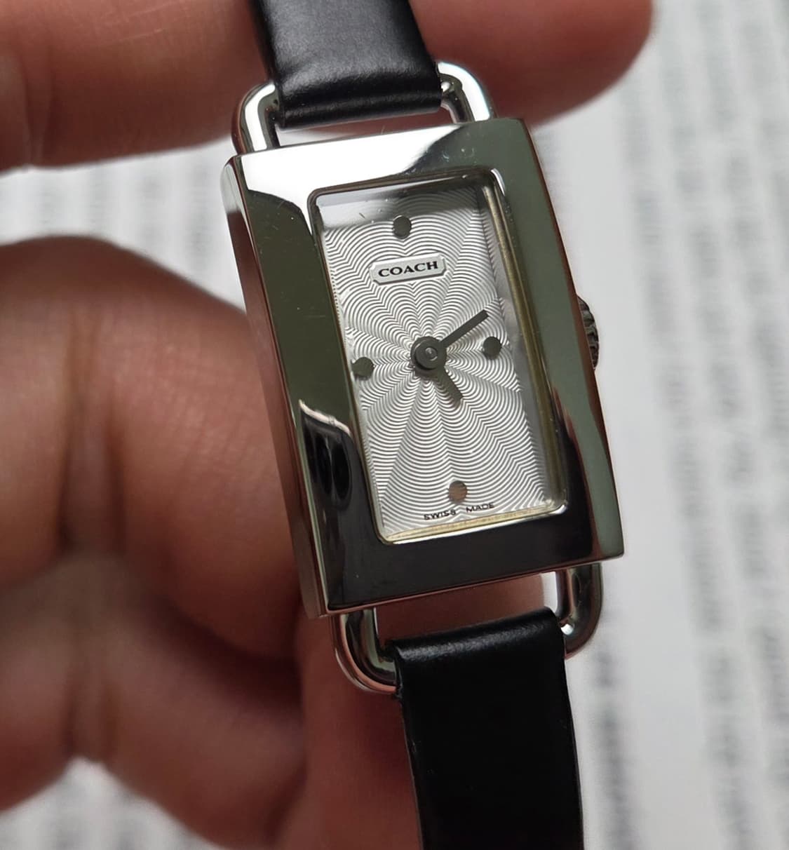 명품 코치 0219 사각탱크 화이트실버 기요쉐 다이얼 쿼츠 여성용  상품이미지7