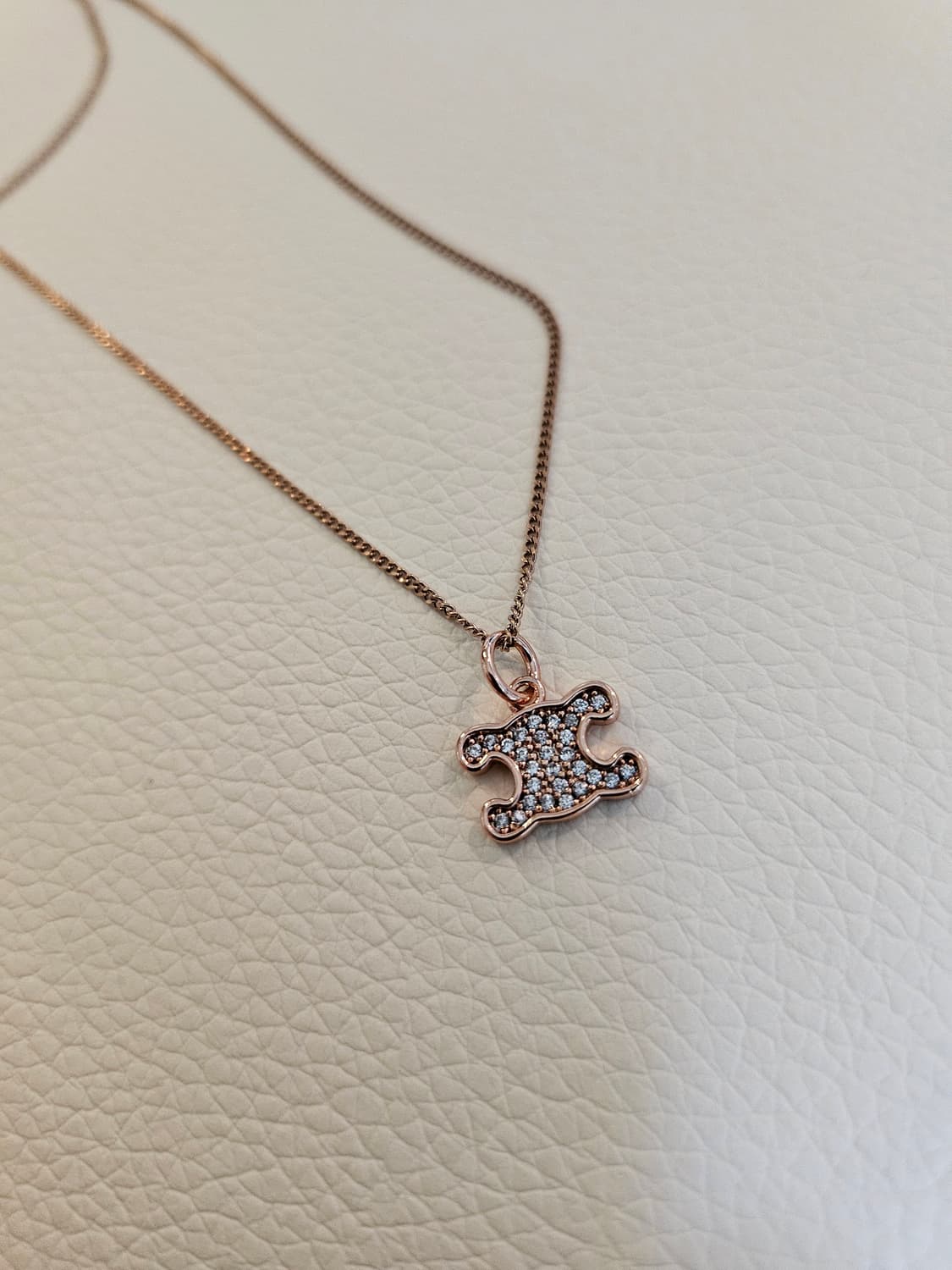 셀린느 업사이클링 트리오페 로즈골드 목걸이 상품이미지4