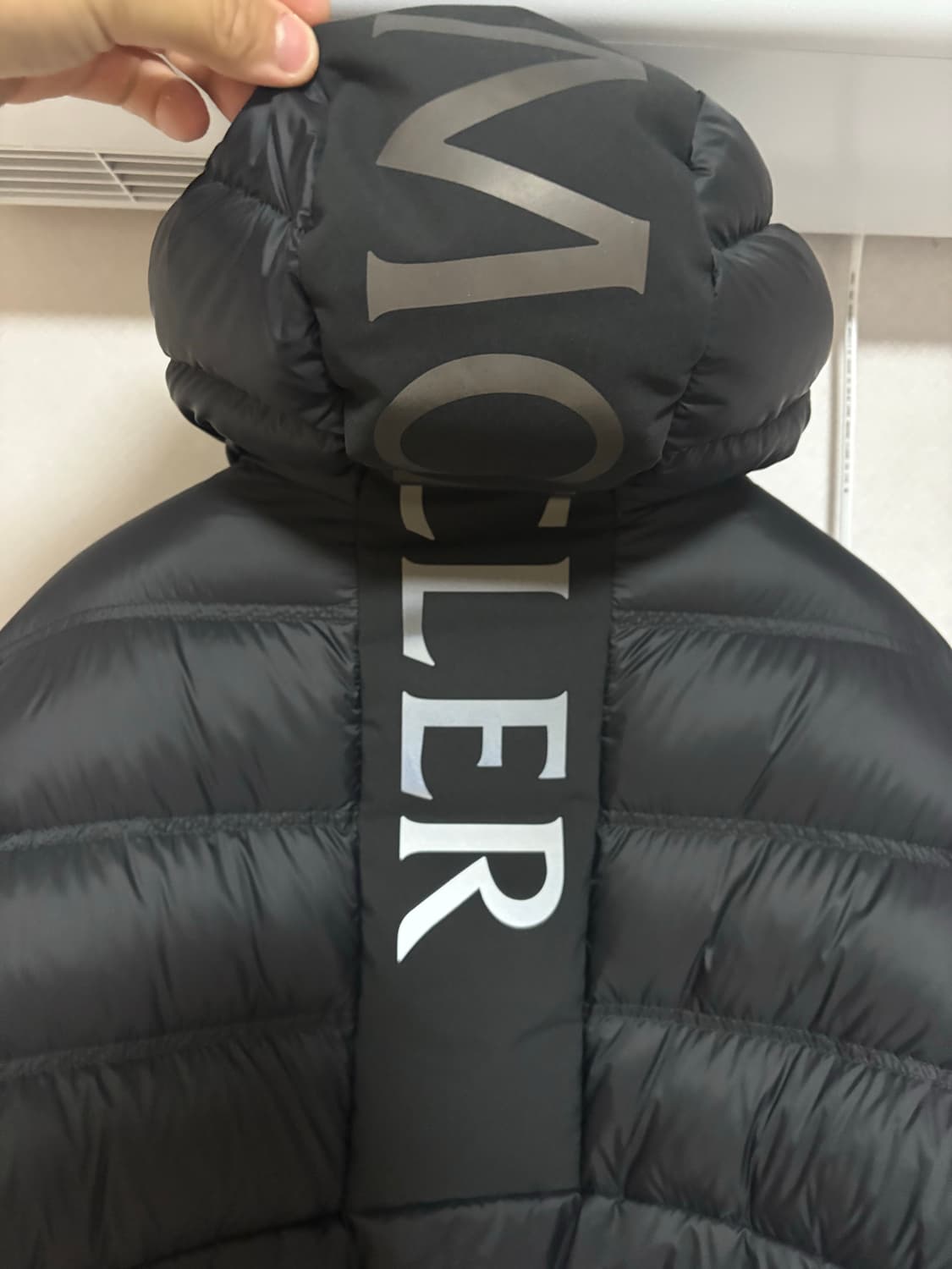 25년식 몽클레어 블랙와펜 패딩 5사이즈 상품이미지3