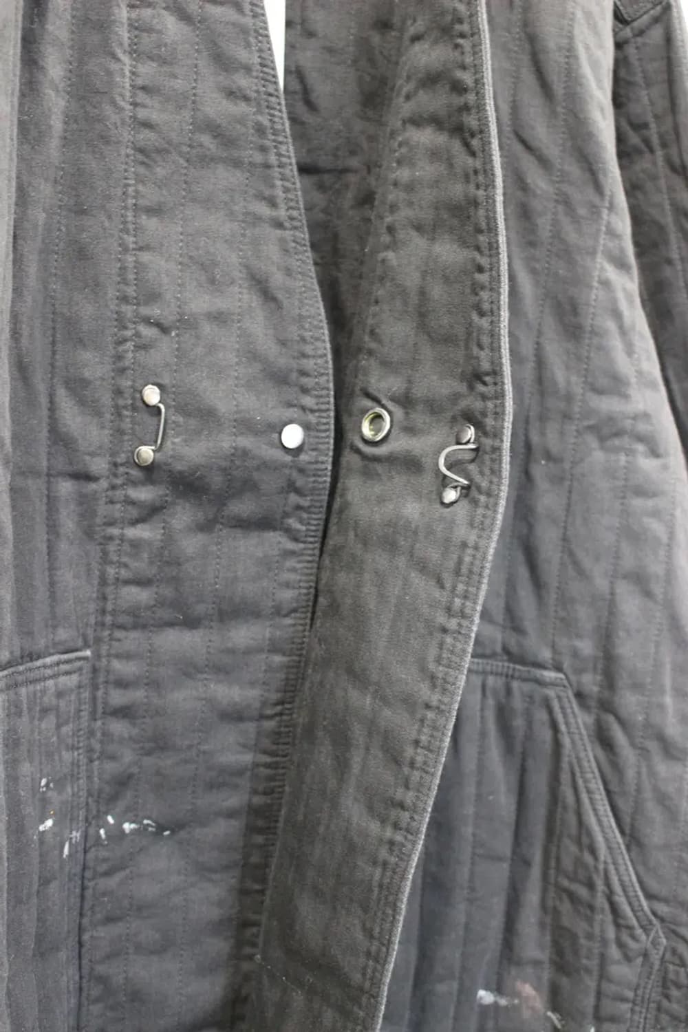 안셀름 패디드 퀼팅 논 카라 자켓 상품이미지5